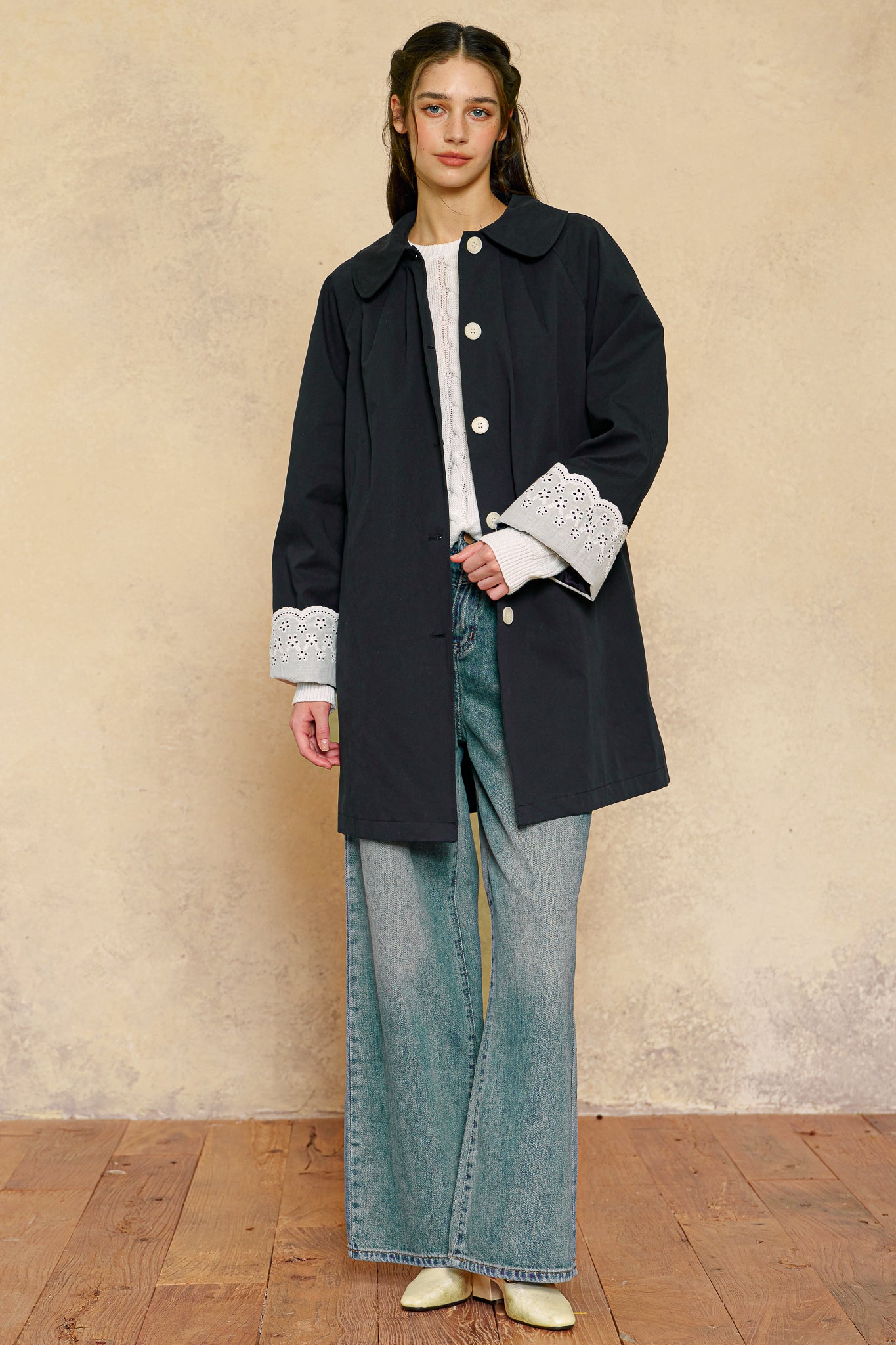 RP3056 - Scalloped Eyelet Cuff Coat (2S-2M-2L)