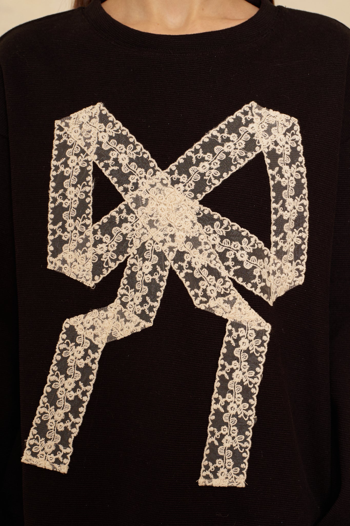 RP2908 - Oversized Lace Bow Sweatshirt (2S-2M-2L)