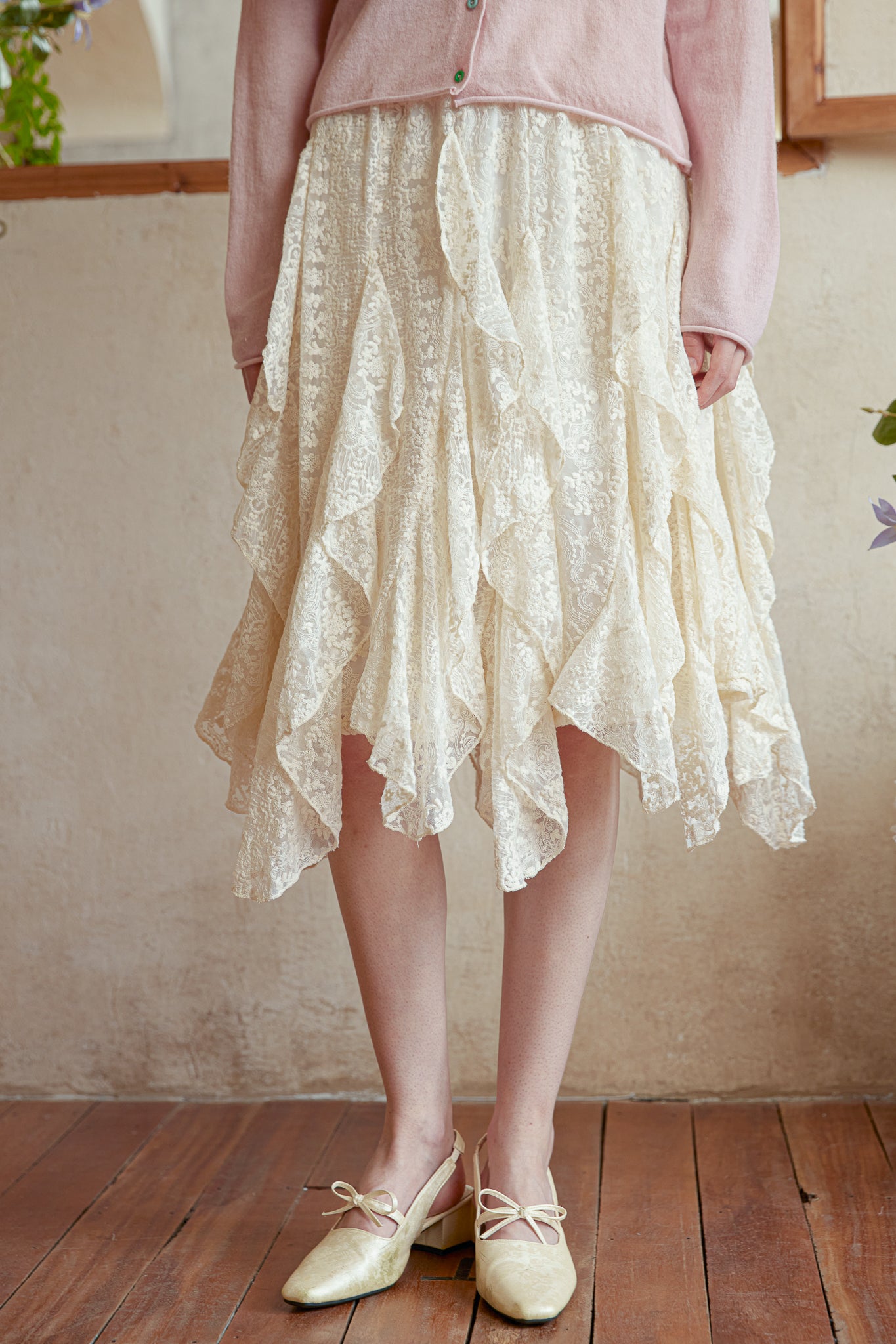RP2983 - Ivory Lace Cascade Skirt (2S-2M-2L)