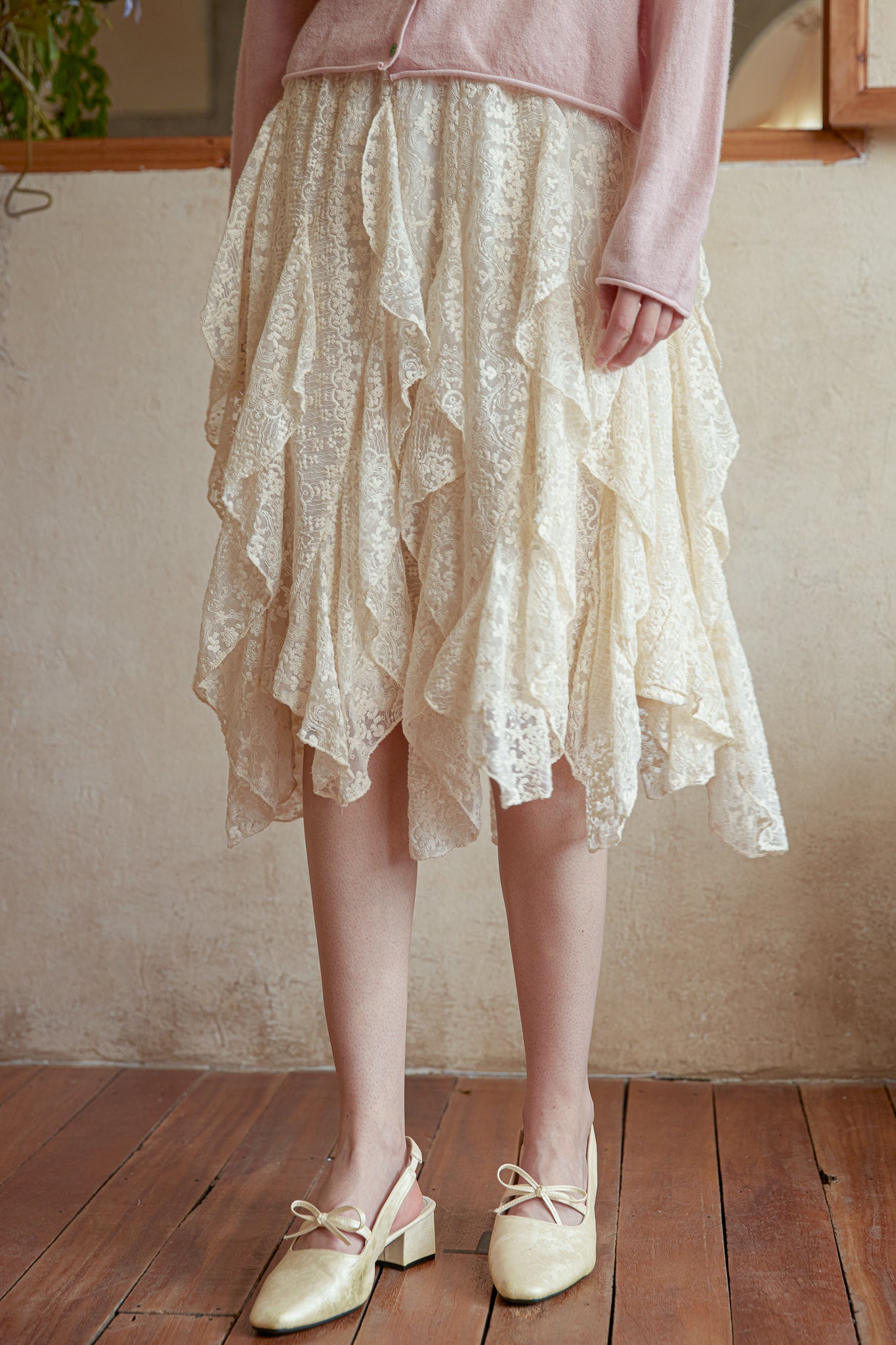 RP2983 - Ivory Lace Cascade Skirt (2S-2M-2L)
