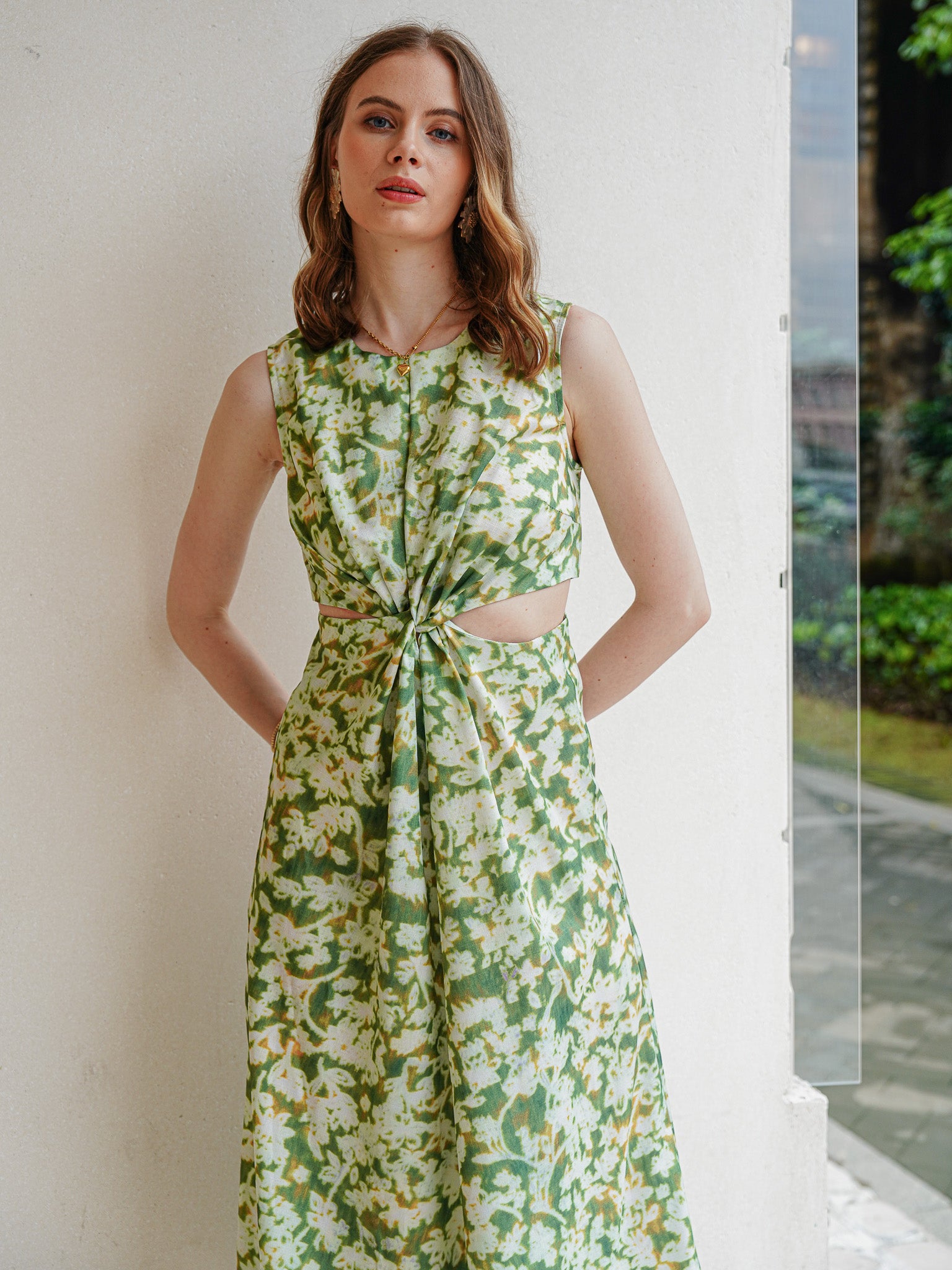 RP2201 - Green Floral Cut-out Mid-Length Dresss (2S-2M-2L)