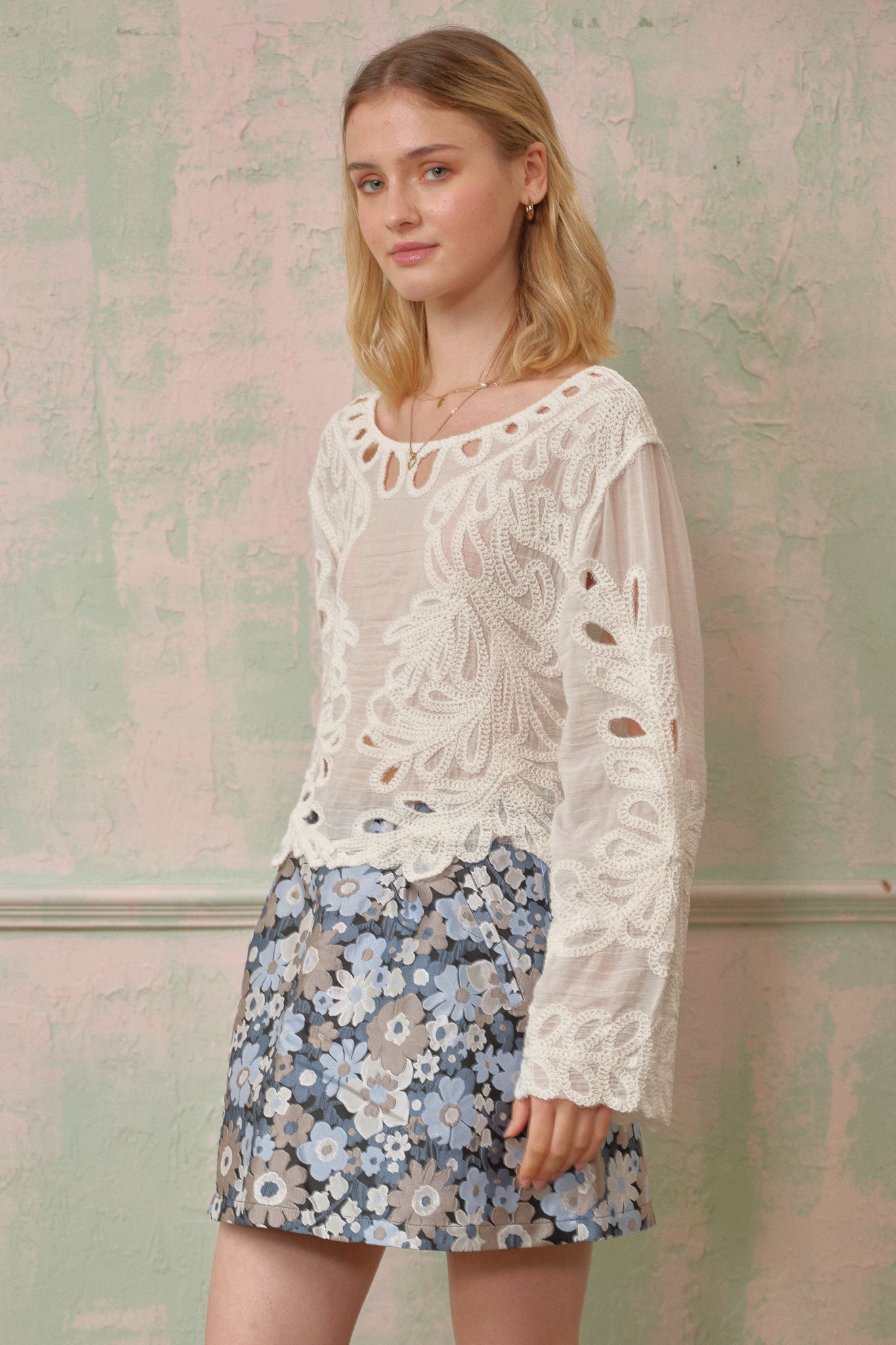 RP2682 - Cutout Statement Blouse (2S-2M-2L)