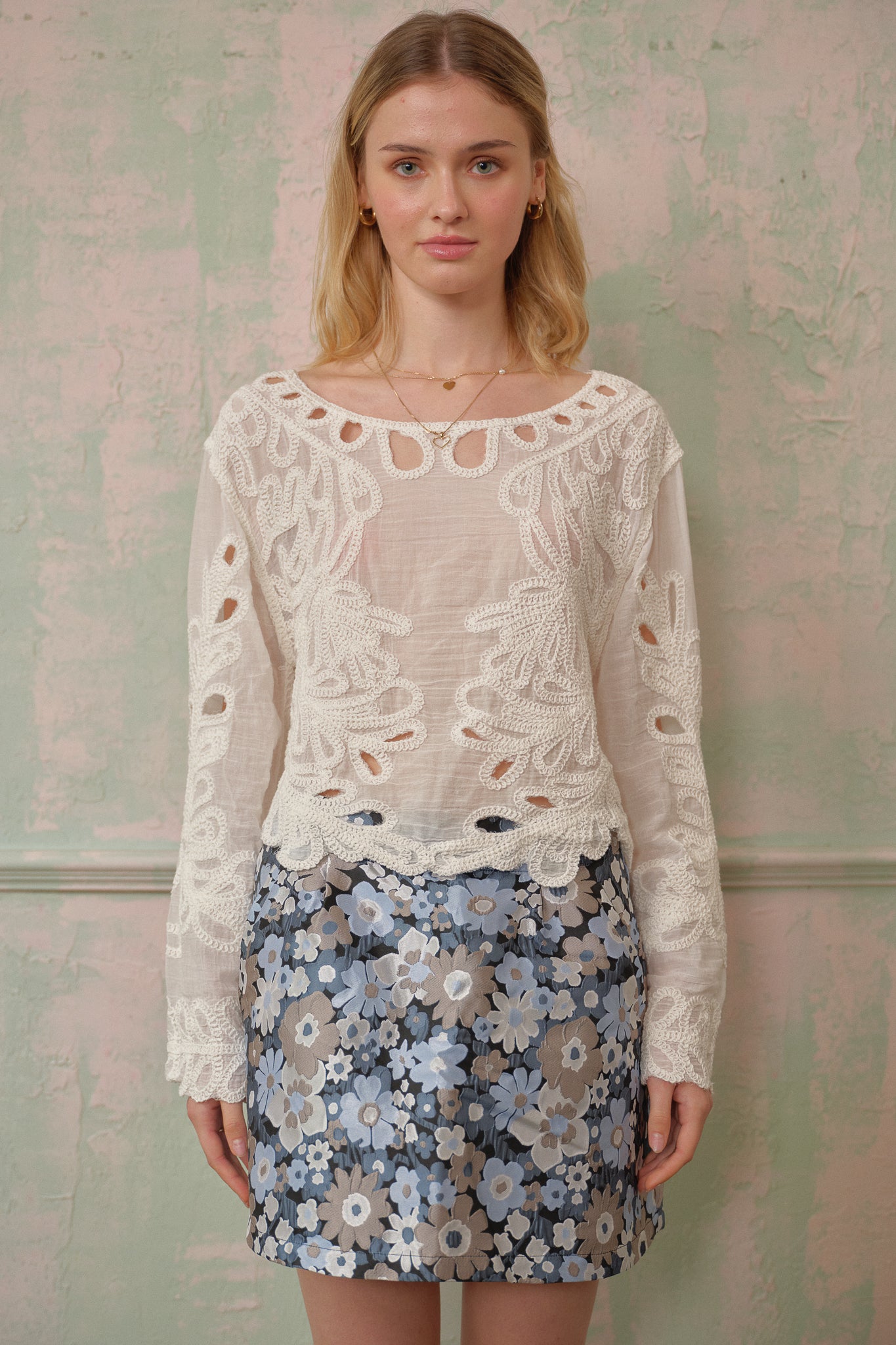 RP2682 - Cutout Statement Blouse (2S-2M-2L)