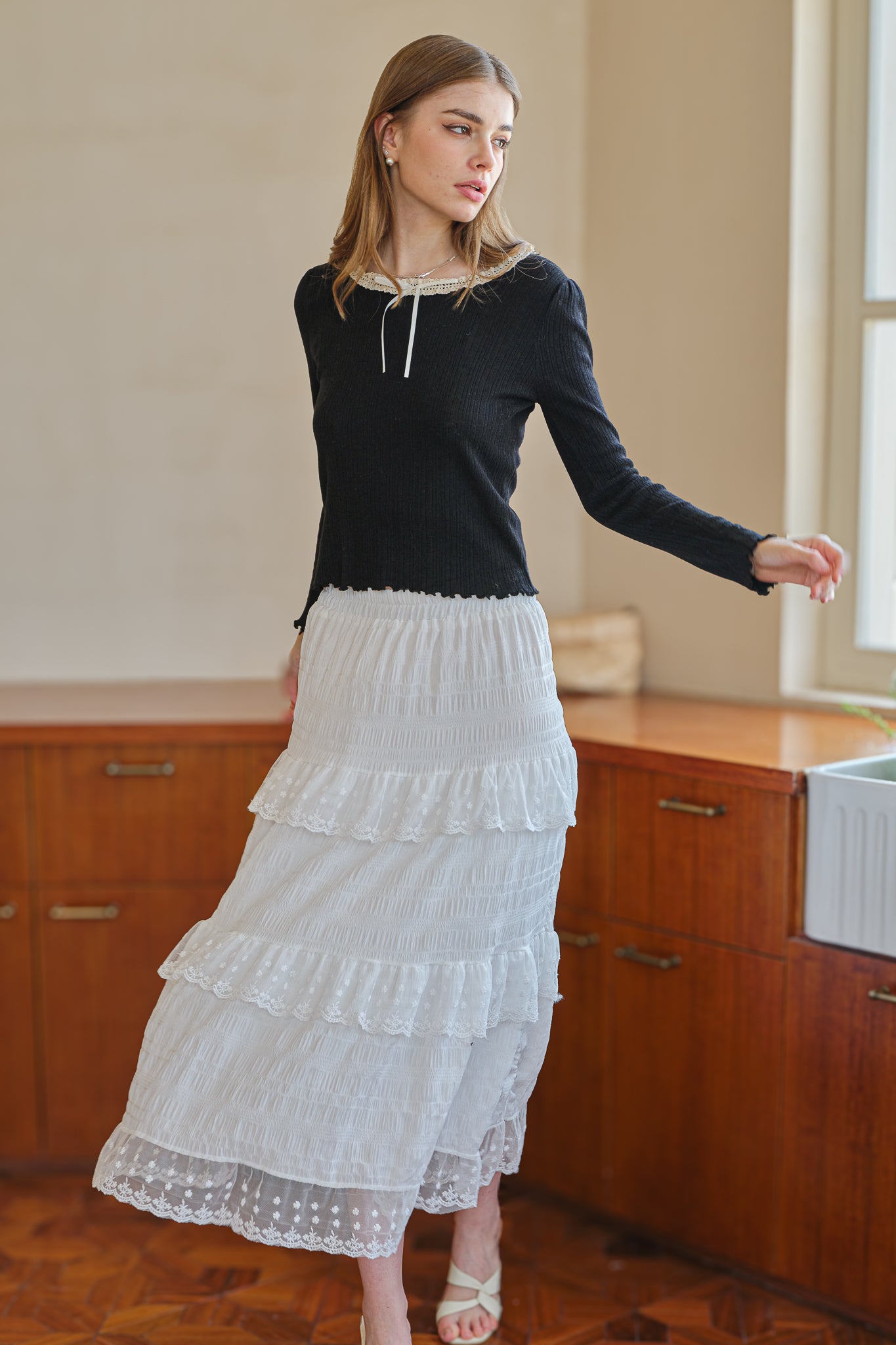 RP2555 - White Tiered Lace Skirt (2S-2M-2L)