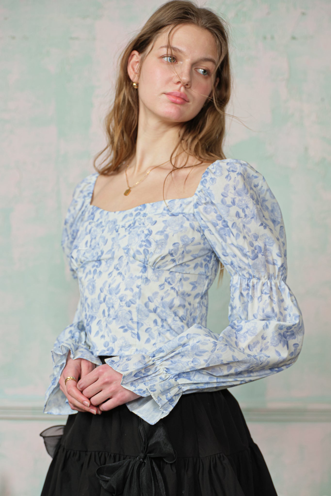 RP2853 - Wisteria Toile Puff Sleeve Blouse (2S-2M-2L)