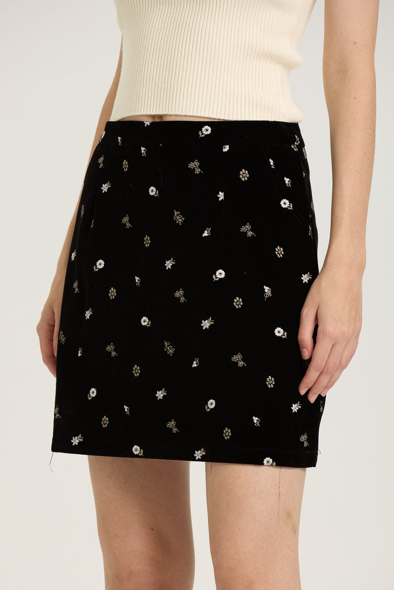 Black Velvet Mini Skirt with Delicate Floral Embroidery (2S-2M-2L)