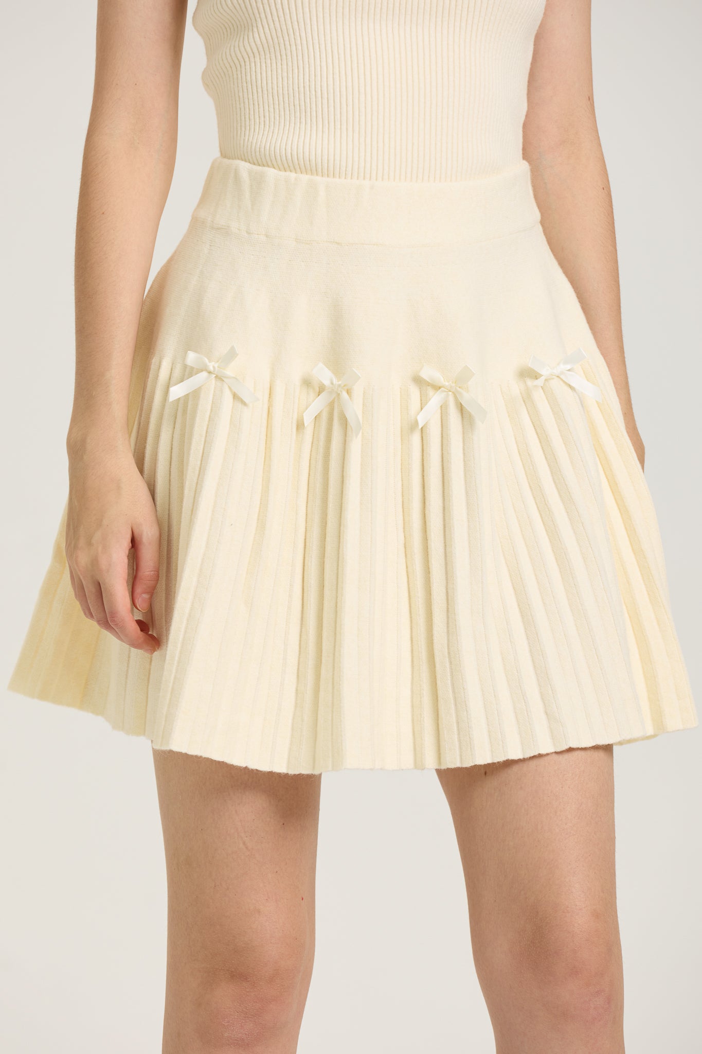 RP2620 - Cream Pleated Knit Skirt with Ribbon Bow (2S-2M-2L)