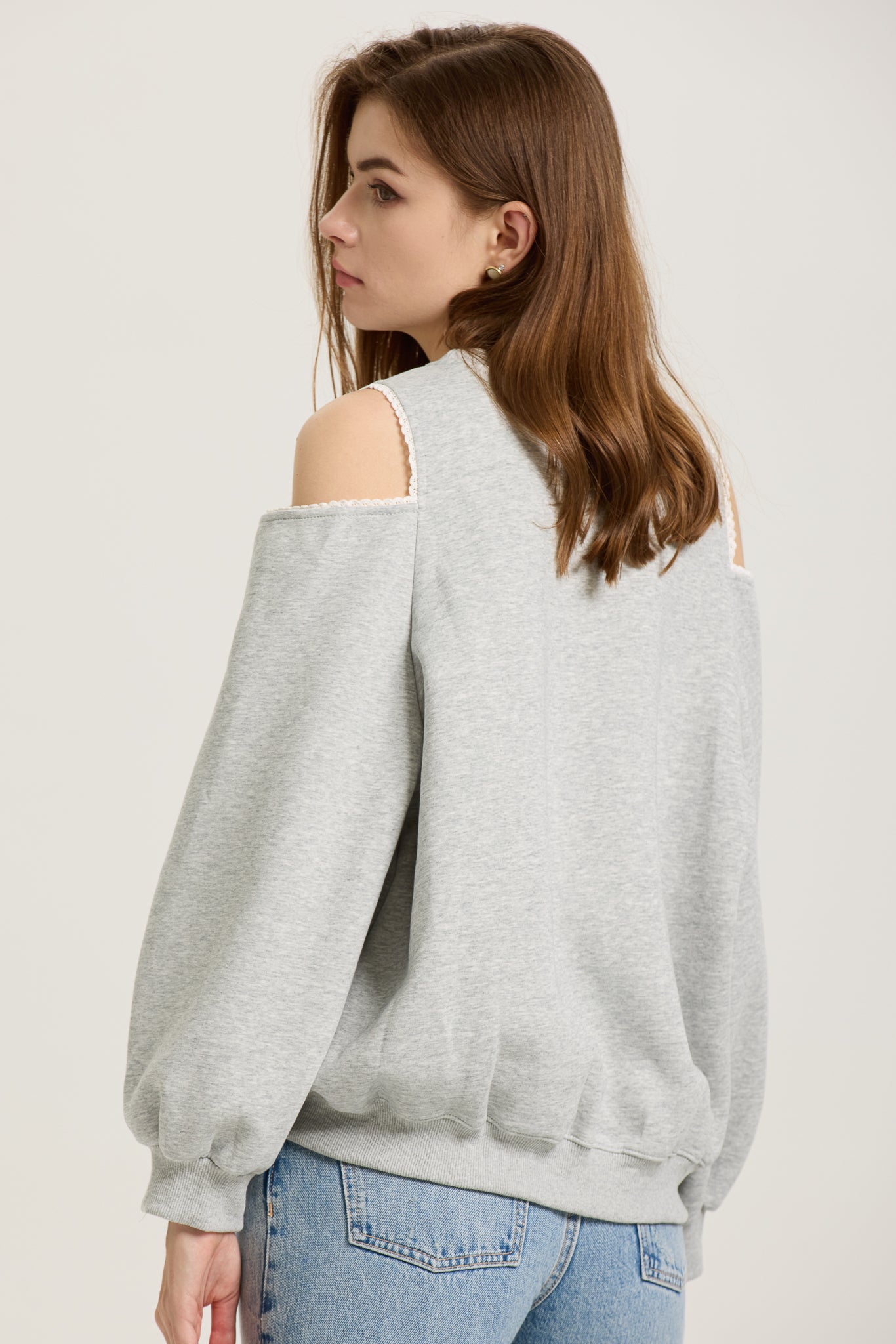 Lace-Trimmed Sweatshirt with Ribbon Details(2S-2M-2L)