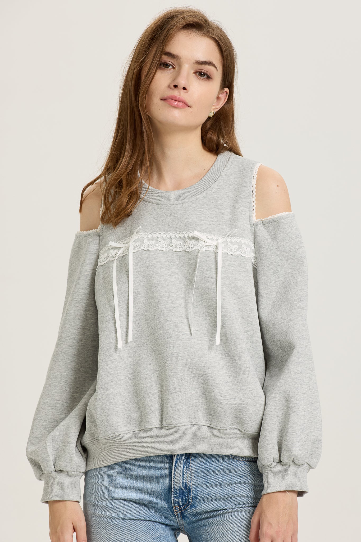 Lace-Trimmed Sweatshirt with Ribbon Details(2S-2M-2L)