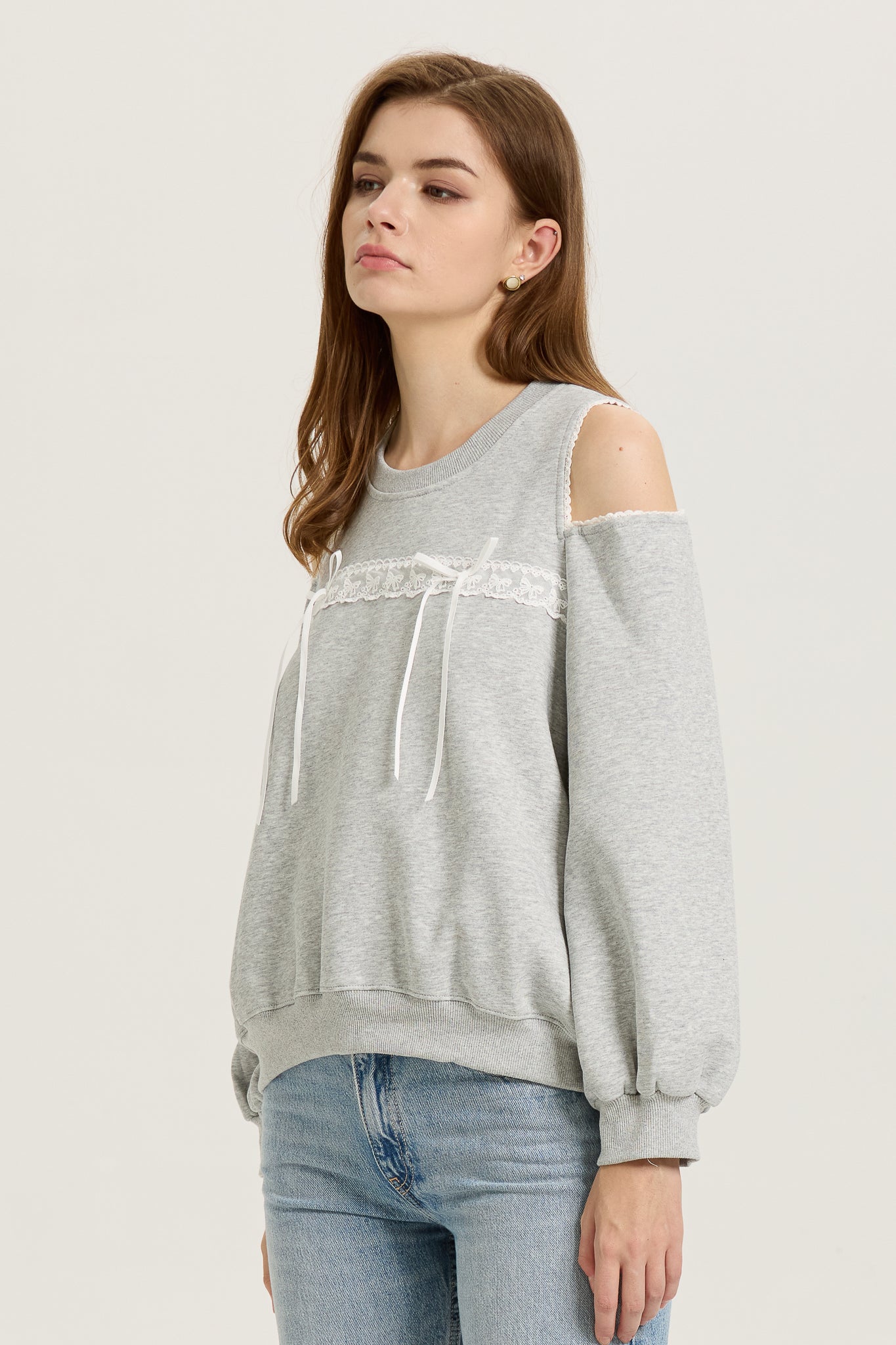 Lace-Trimmed Sweatshirt with Ribbon Details(2S-2M-2L)