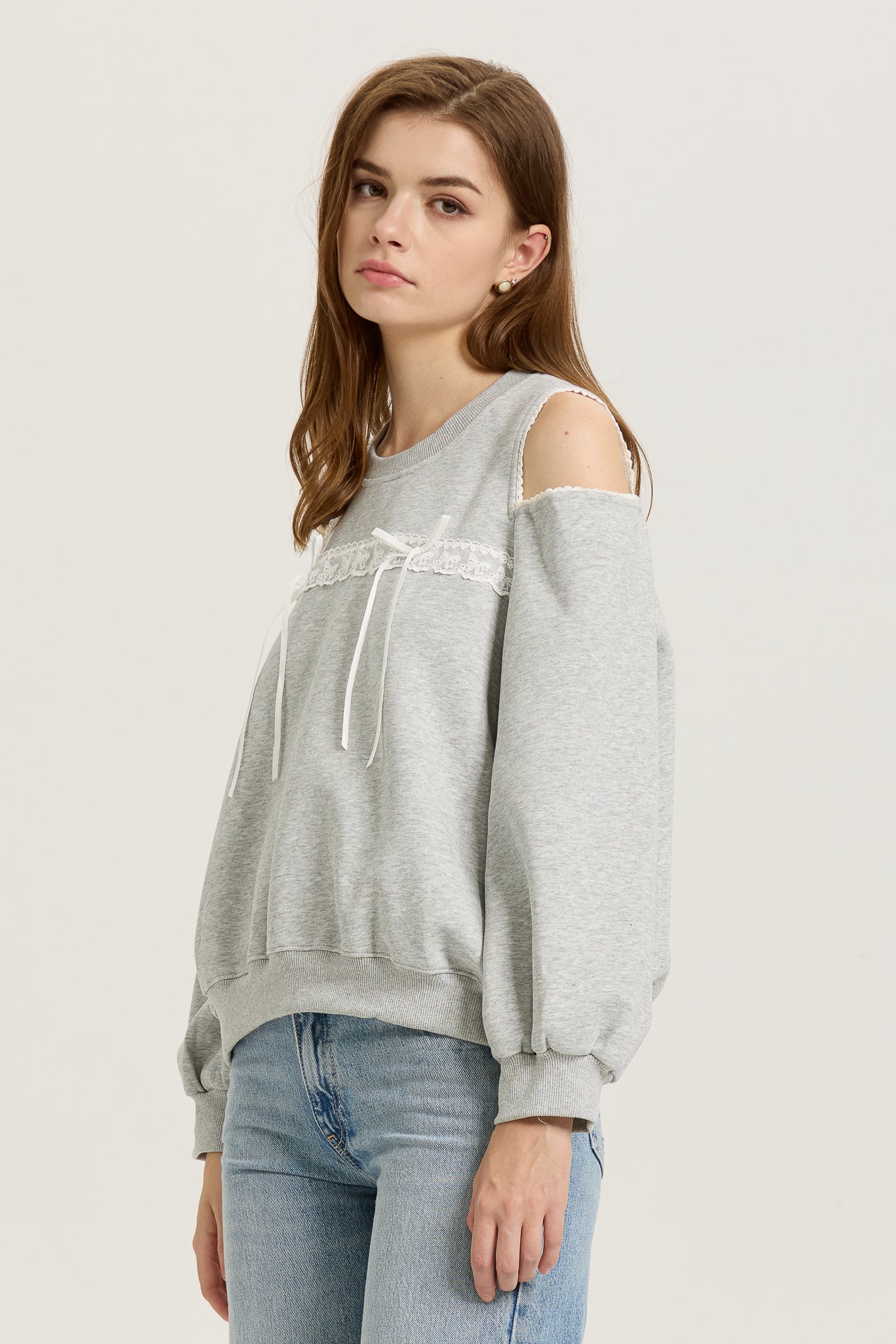 Lace-Trimmed Sweatshirt with Ribbon Details(2S-2M-2L)