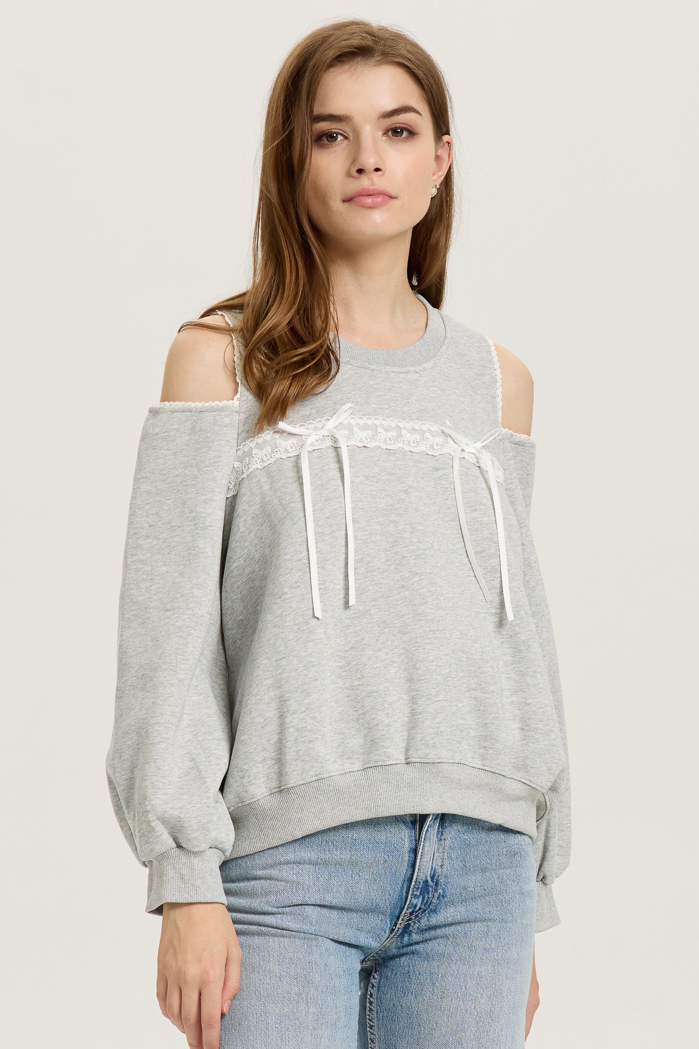 Lace-Trimmed Sweatshirt with Ribbon Details(2S-2M-2L)