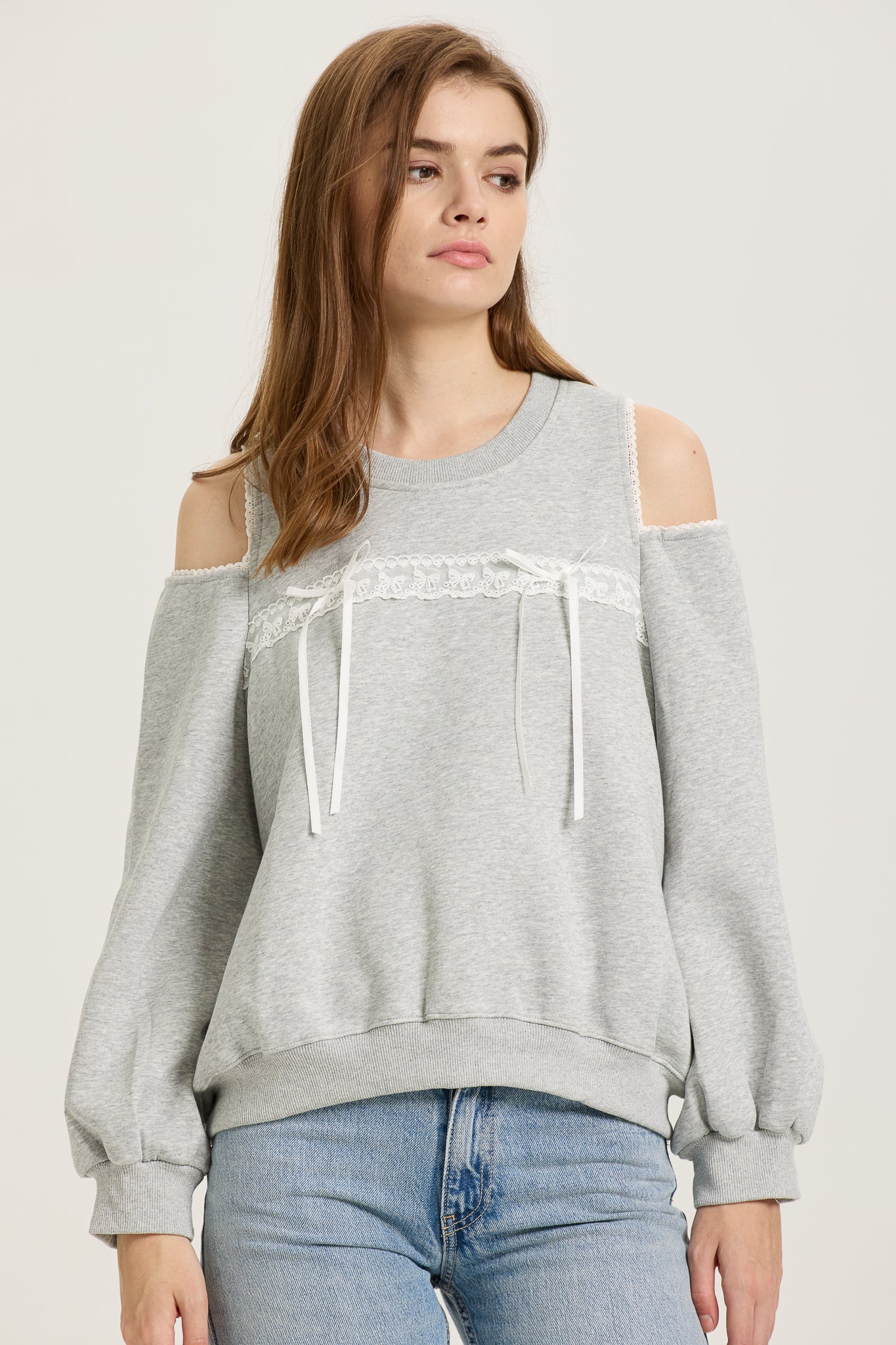 Lace-Trimmed Sweatshirt with Ribbon Details(2S-2M-2L)