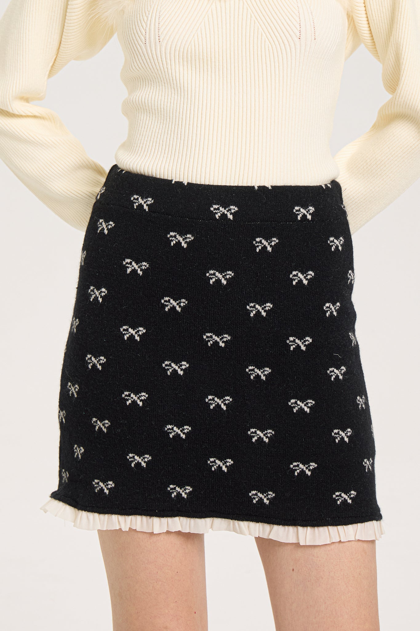 Knit Bow Mini Skirt with Ruffled Hem (2S-2M-2L)