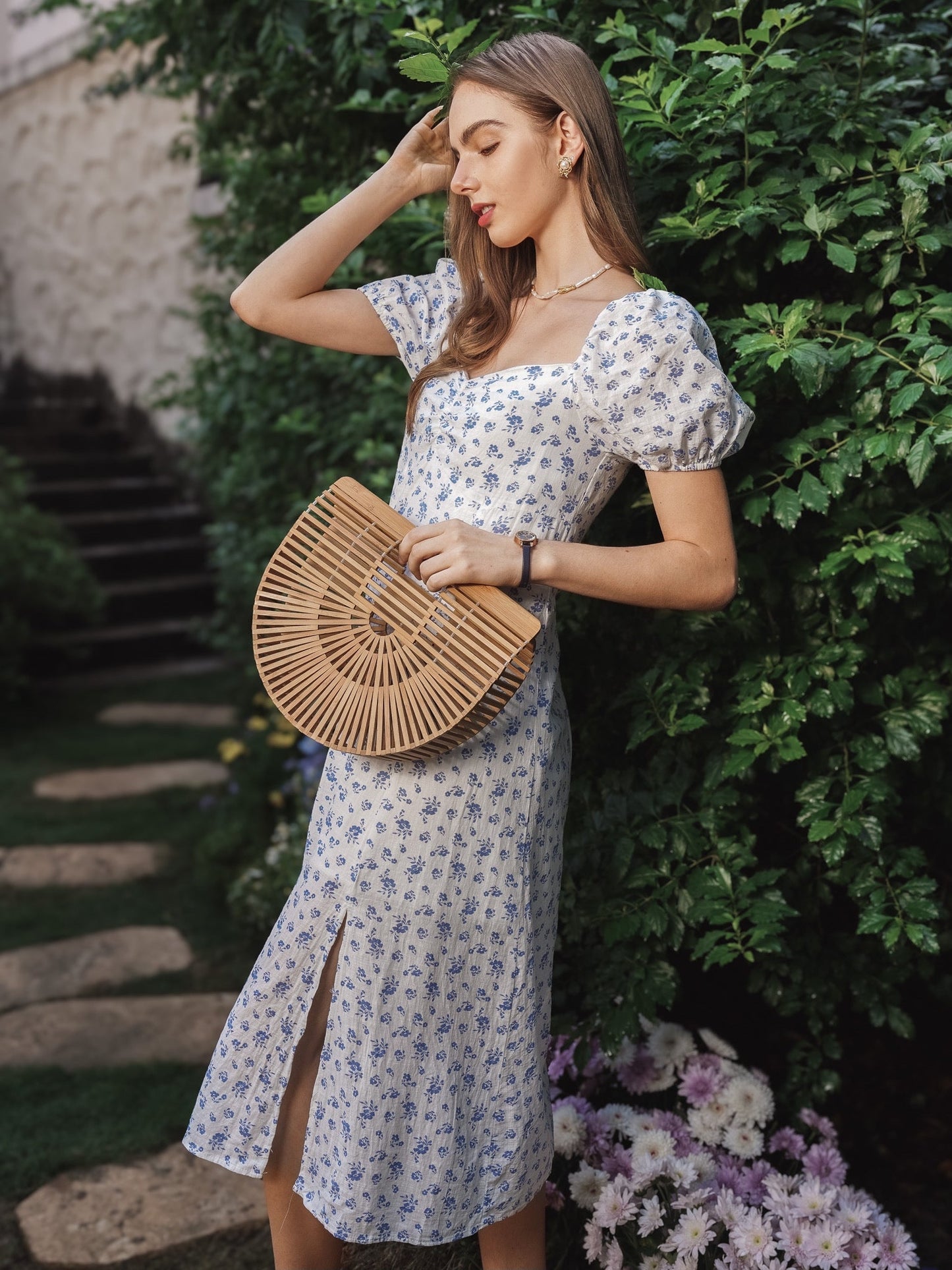 Vintage-Inspired Blue Floral Midi Dress with Puff Sleeves (2S-2M-2L)