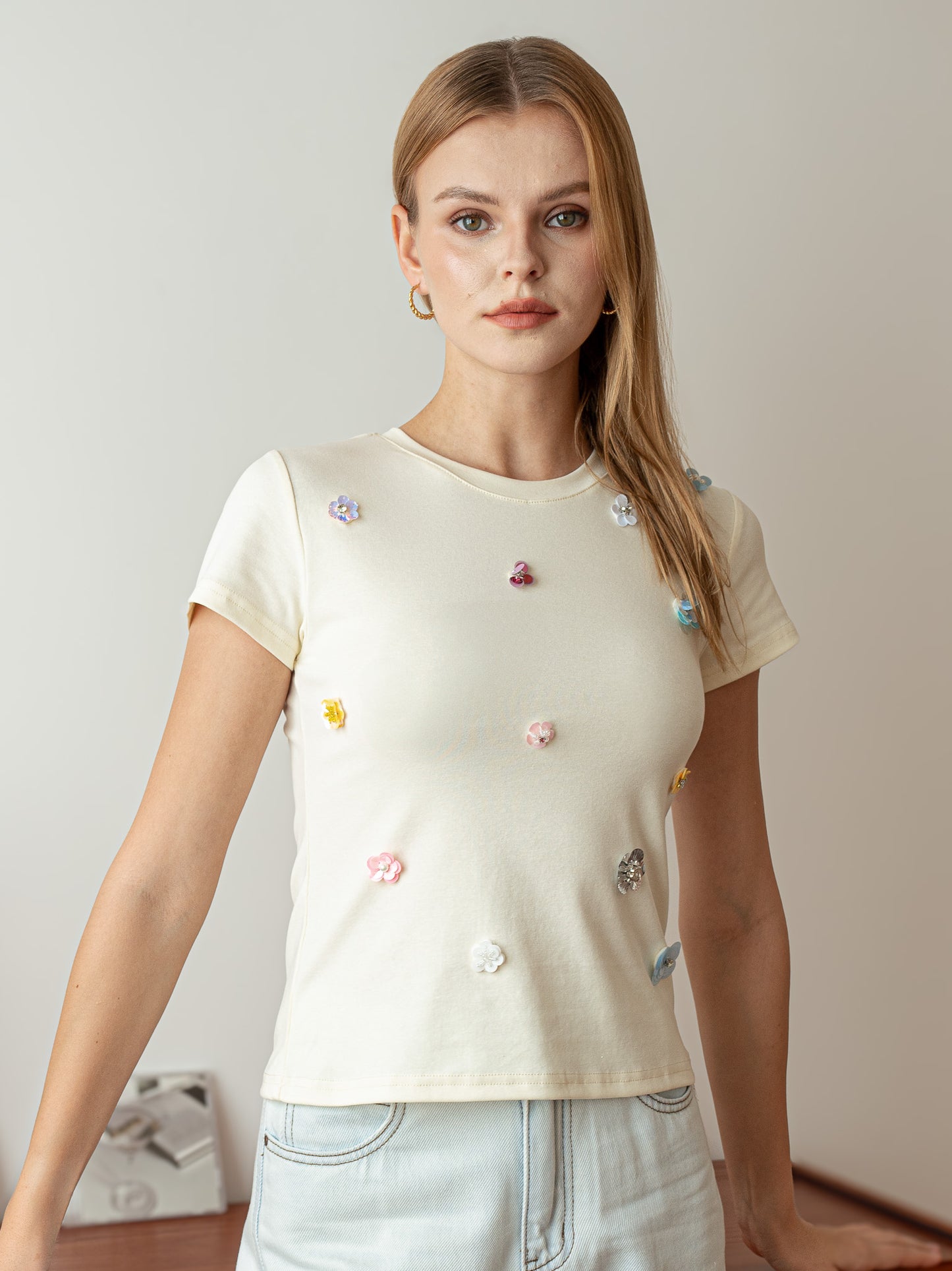 Jeweled 3D Floral White T-Shirt (2S-2M-2L)