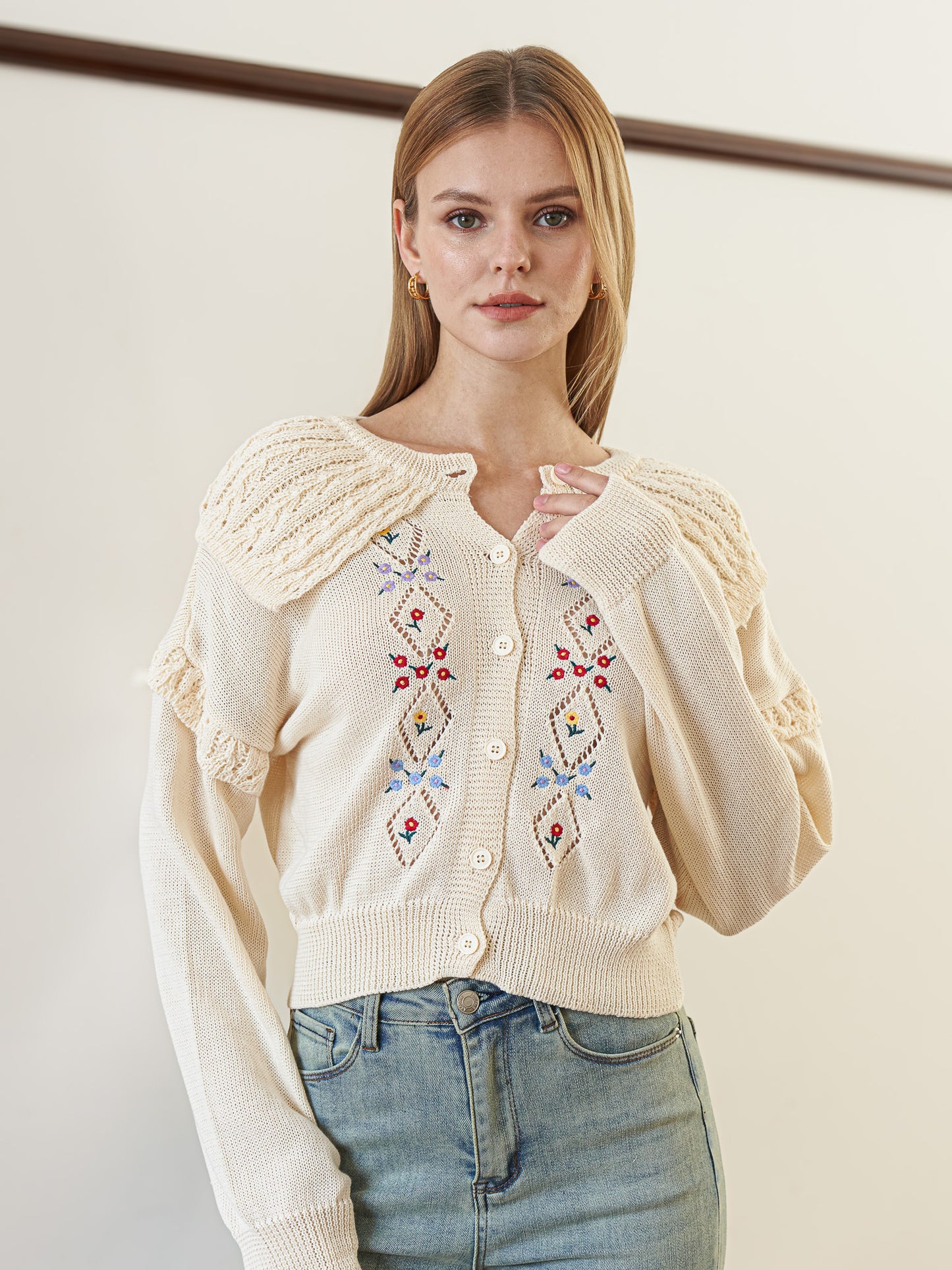 Embroidered Knit Cardigan with Floral Motifs (2S-2M-2L)