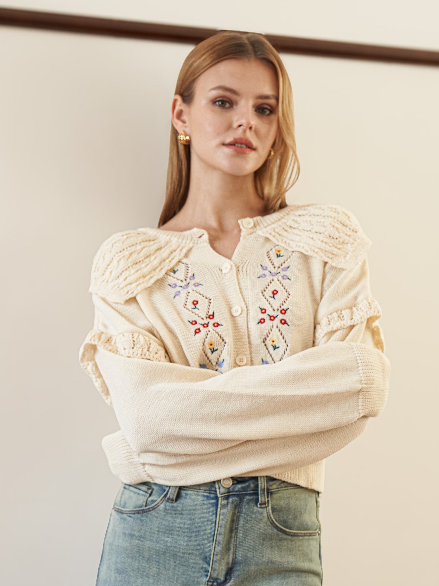 Embroidered Knit Cardigan with Floral Motifs (2S-2M-2L)