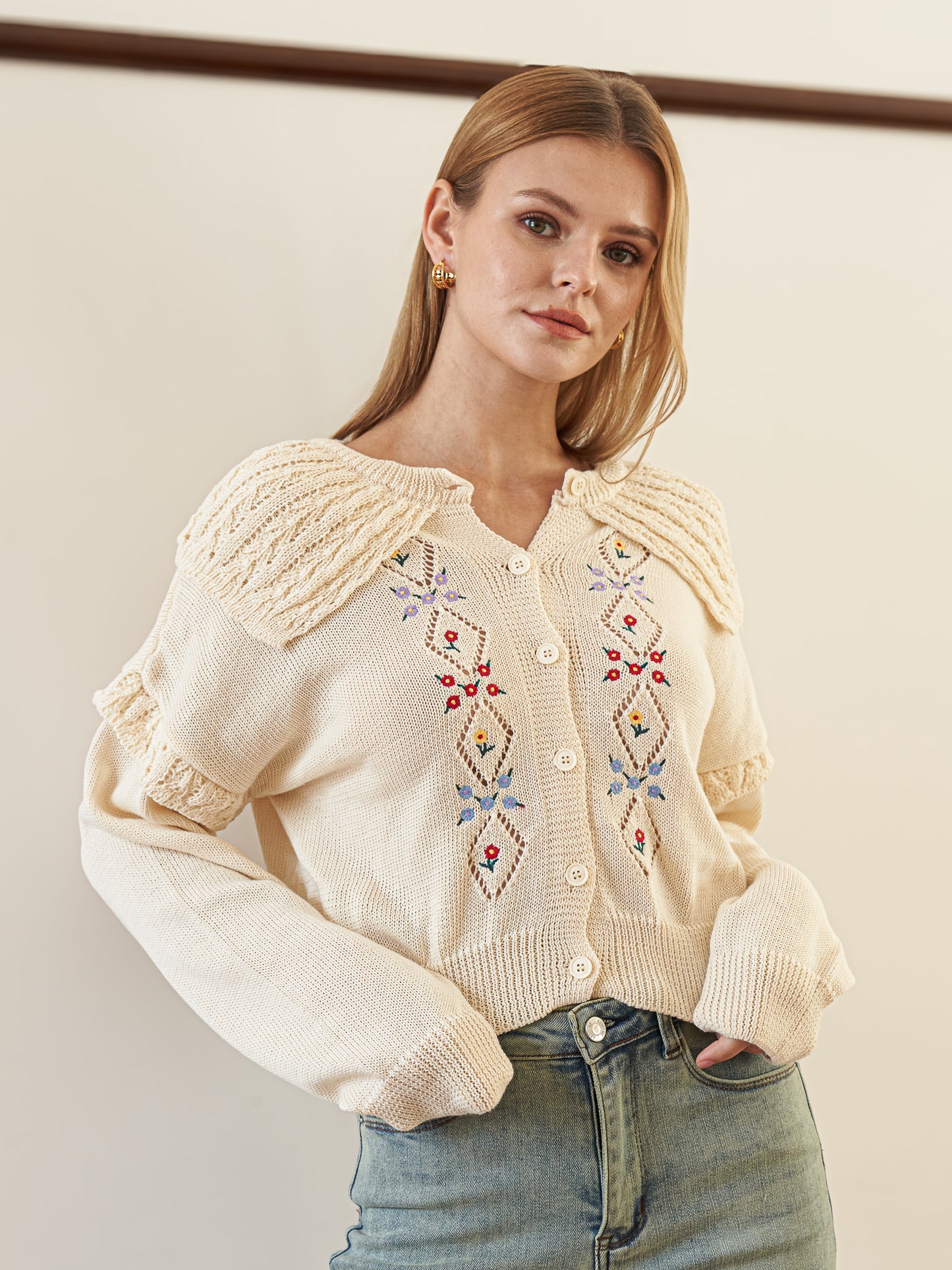 Embroidered Knit Cardigan with Floral Motifs (2S-2M-2L)