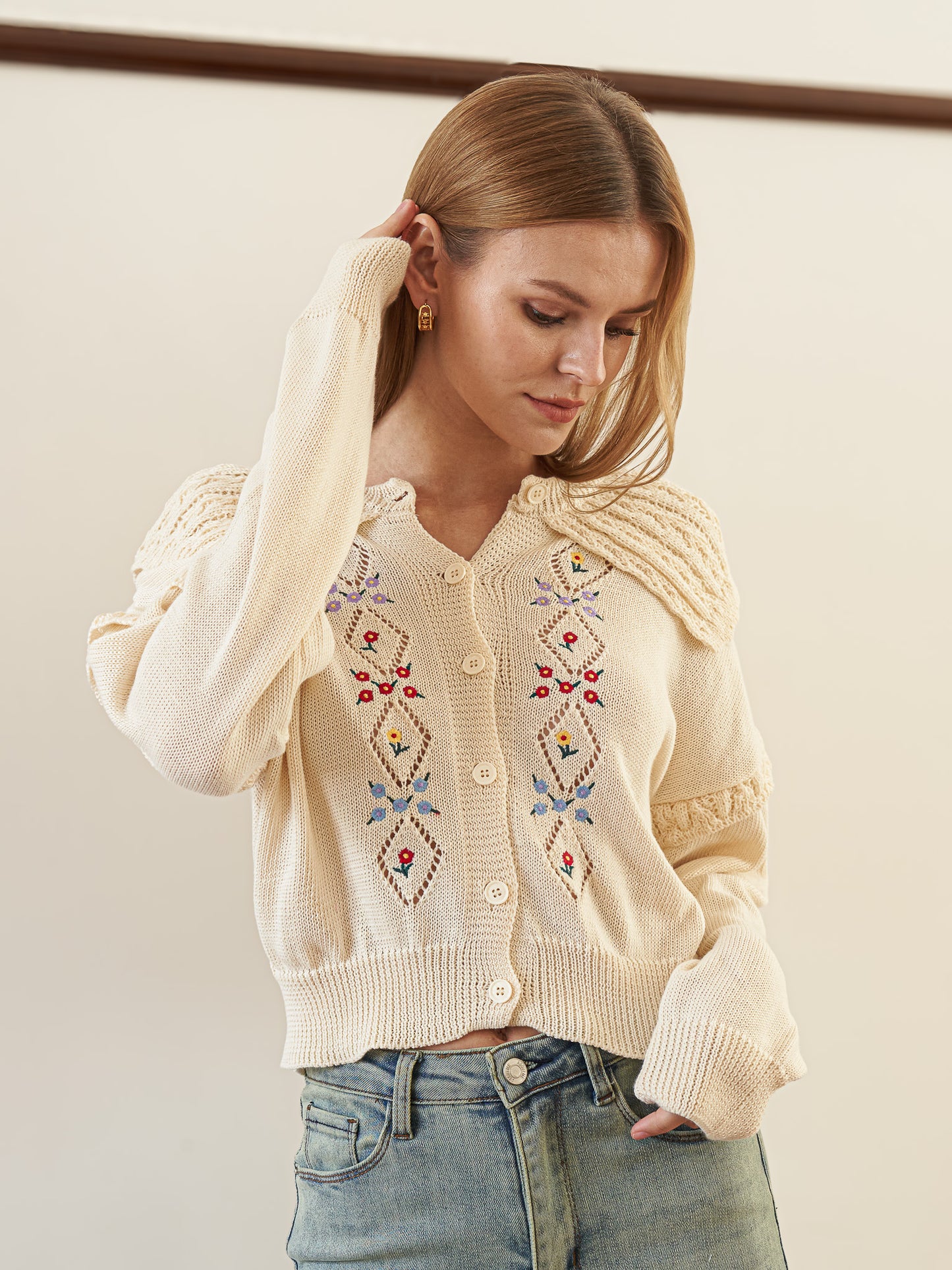 Embroidered Knit Cardigan with Floral Motifs (2S-2M-2L)