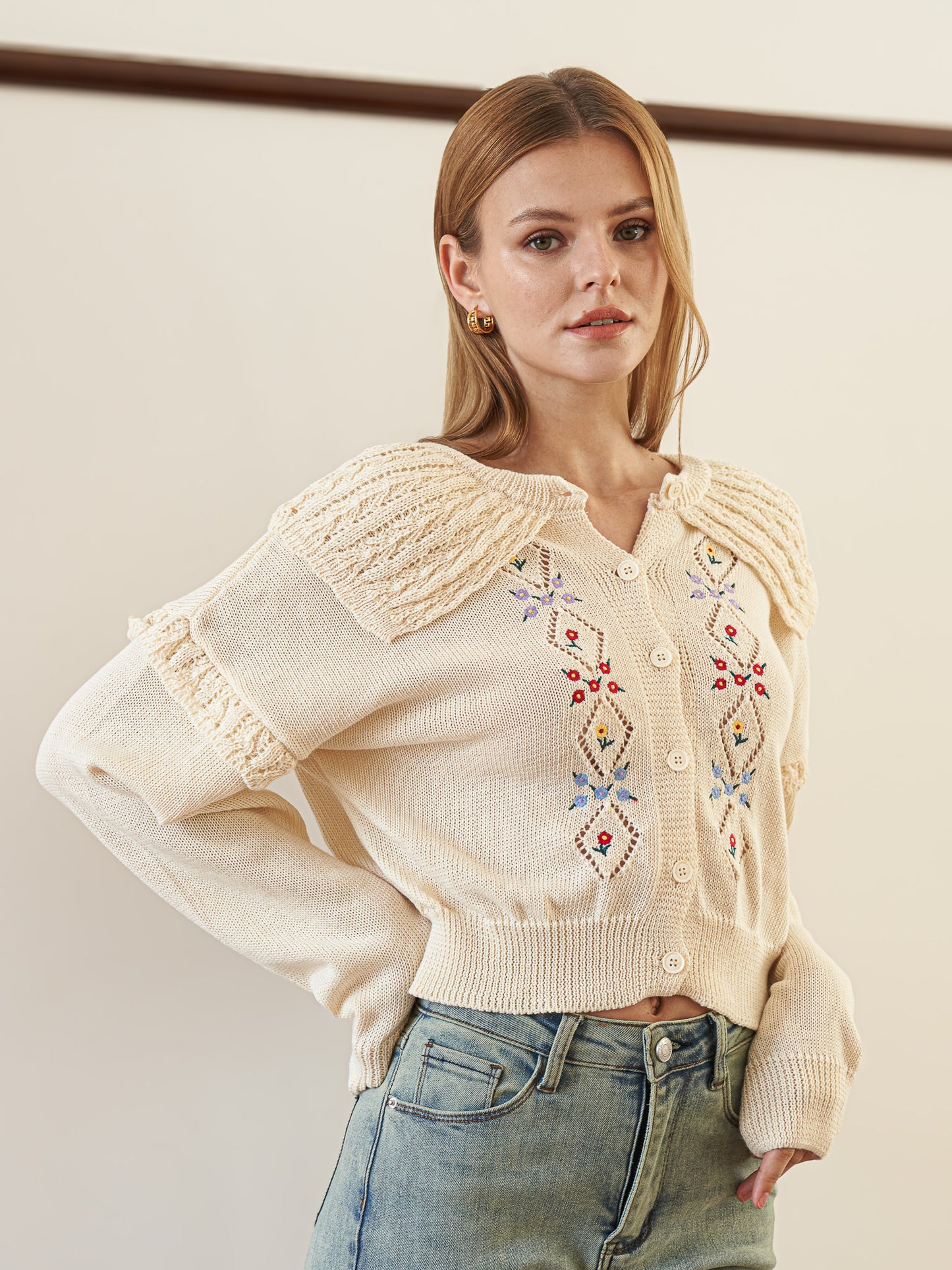 Embroidered Knit Cardigan with Floral Motifs (2S-2M-2L)