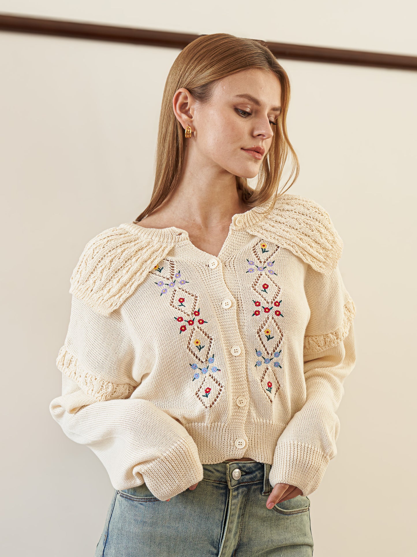 Embroidered Knit Cardigan with Floral Motifs (2S-2M-2L)