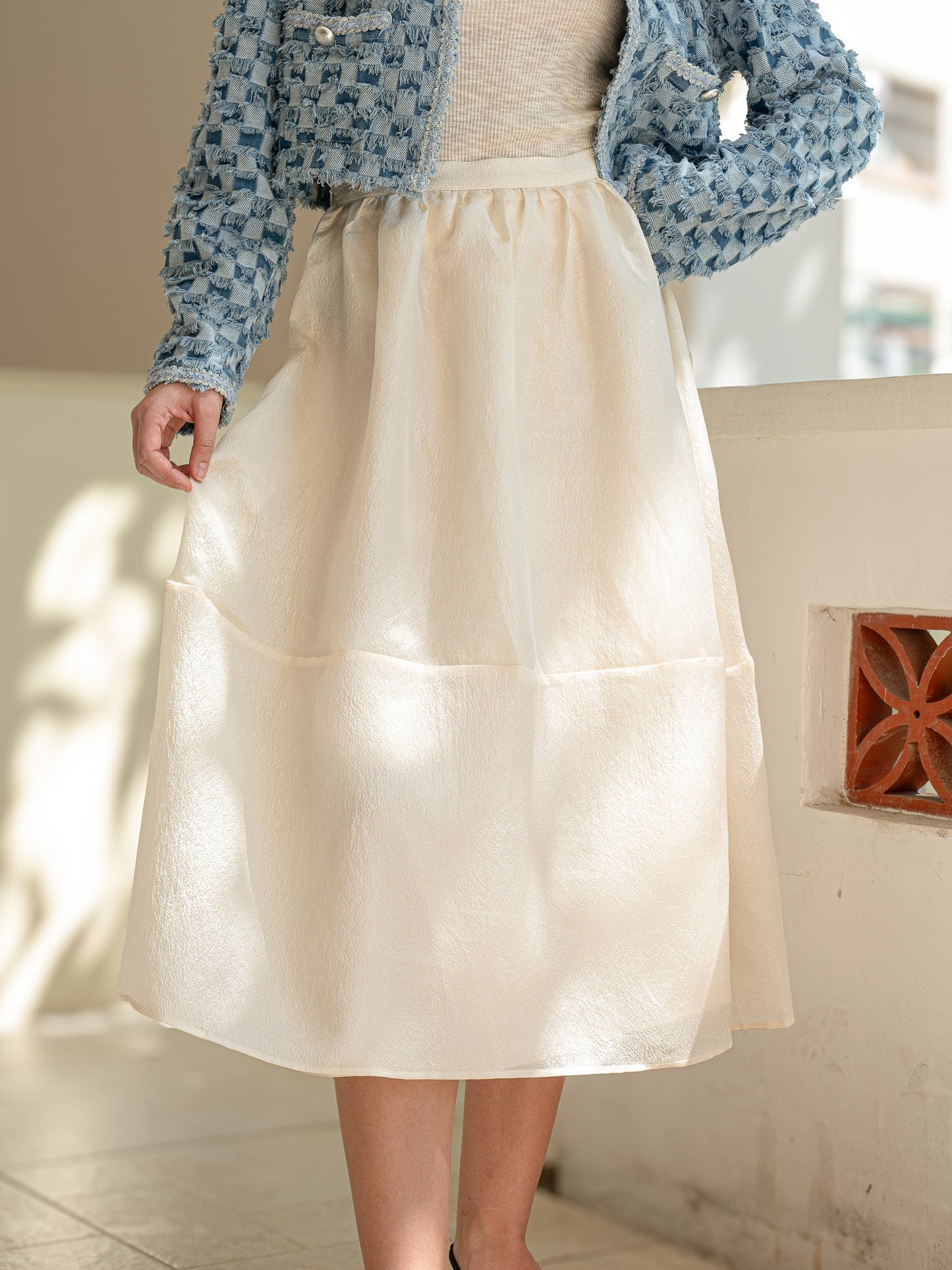 Shimmer Beige Textured High-Waisted Midi Skirt (2S-2M-2L)