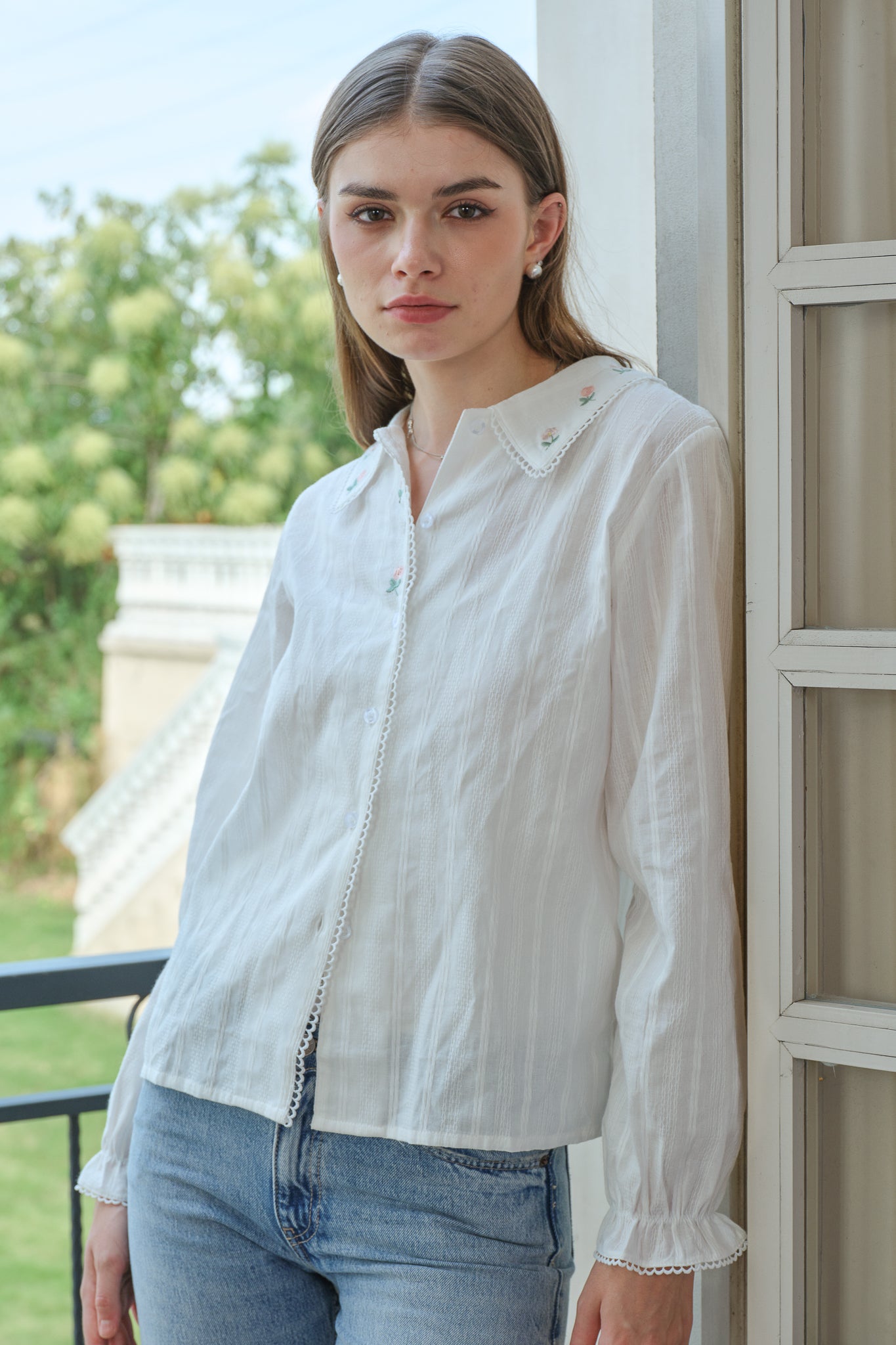 Lace Trim Blouse with Floral Collar Embroidery (2S-2M-2L)