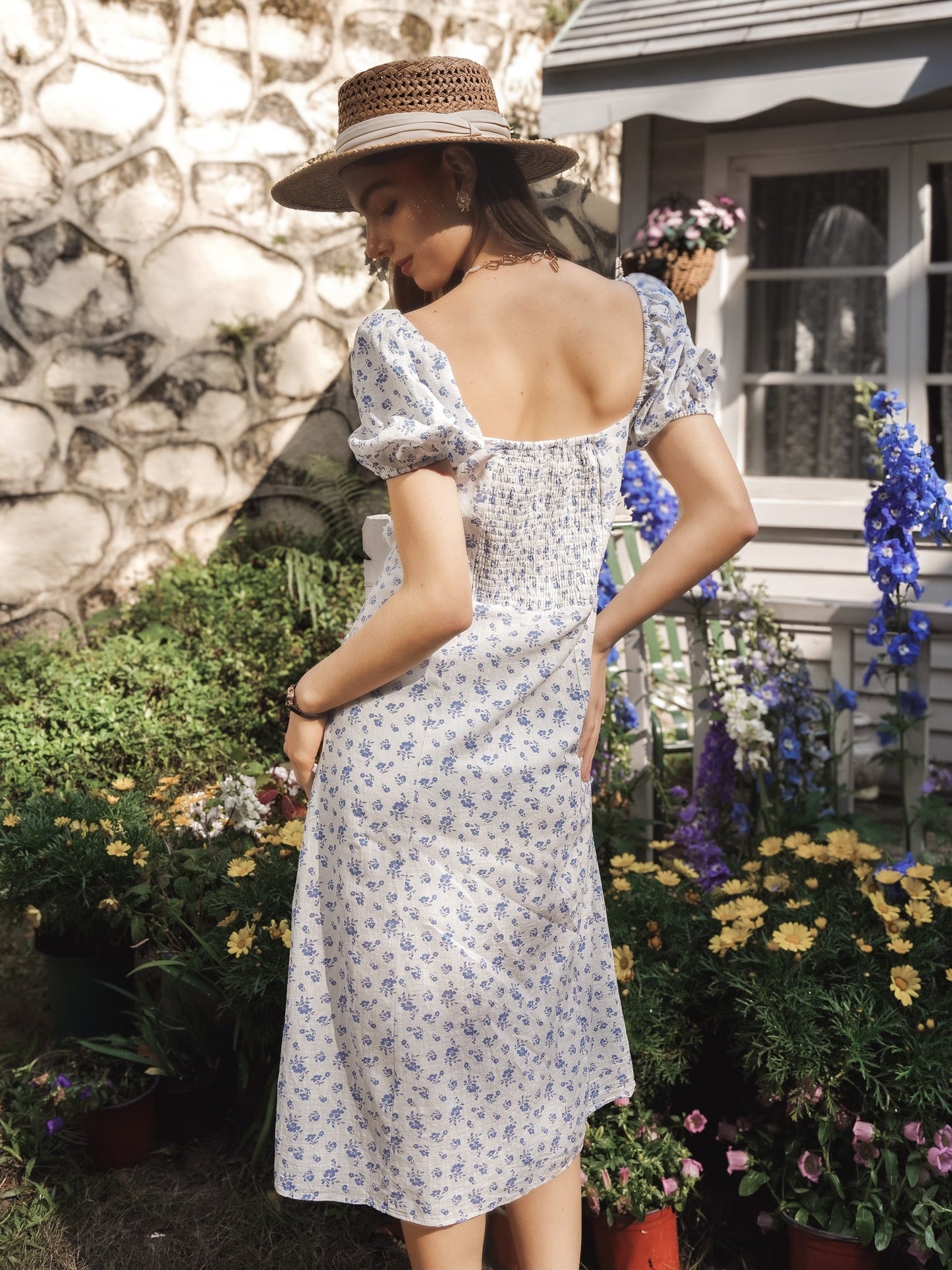 Vintage-Inspired Blue Floral Midi Dress with Puff Sleeves (2S-2M-2L)