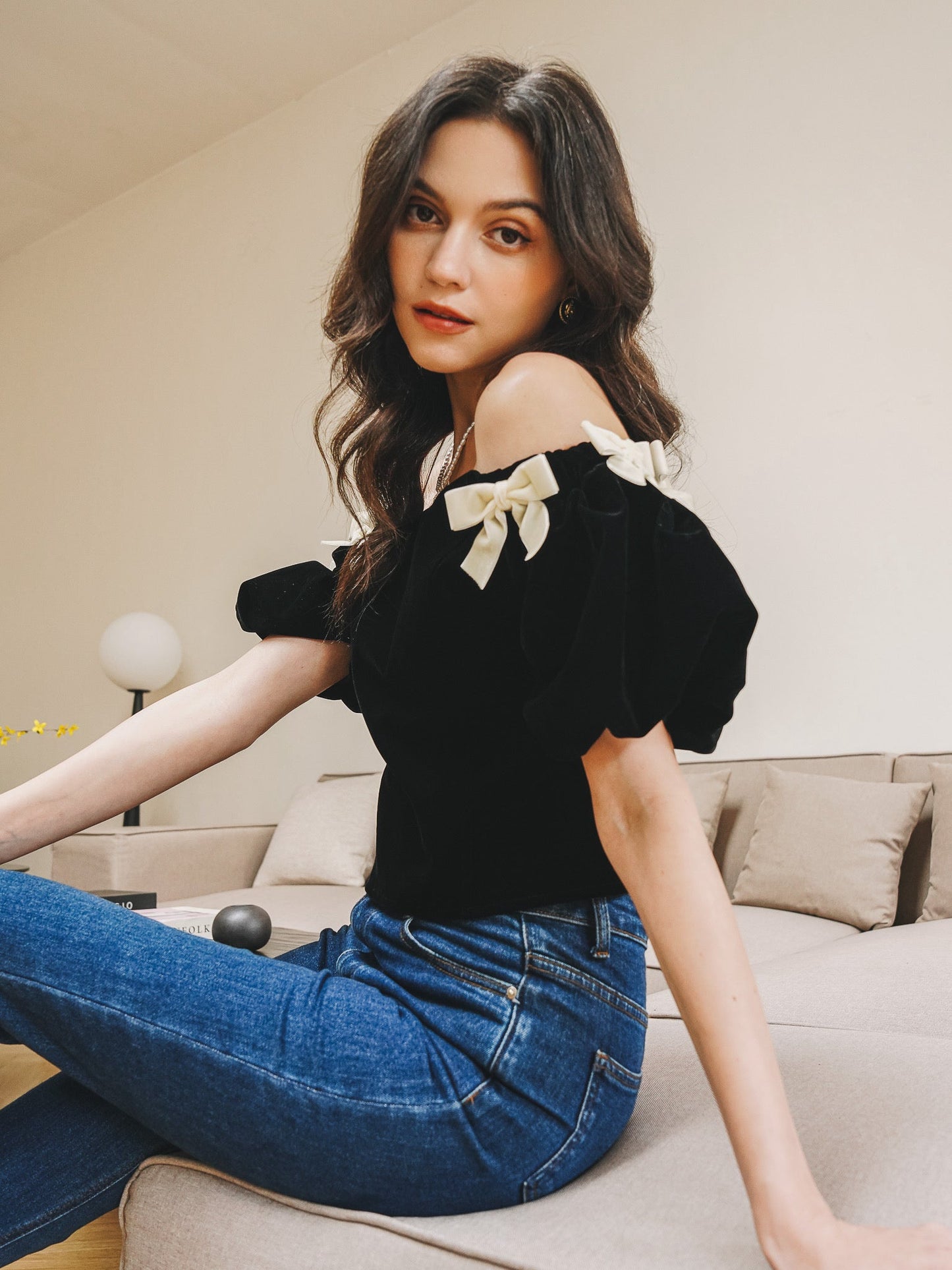 Black Bow-Tie Velvet Off-Shoulder Top (2S-2M-2L)