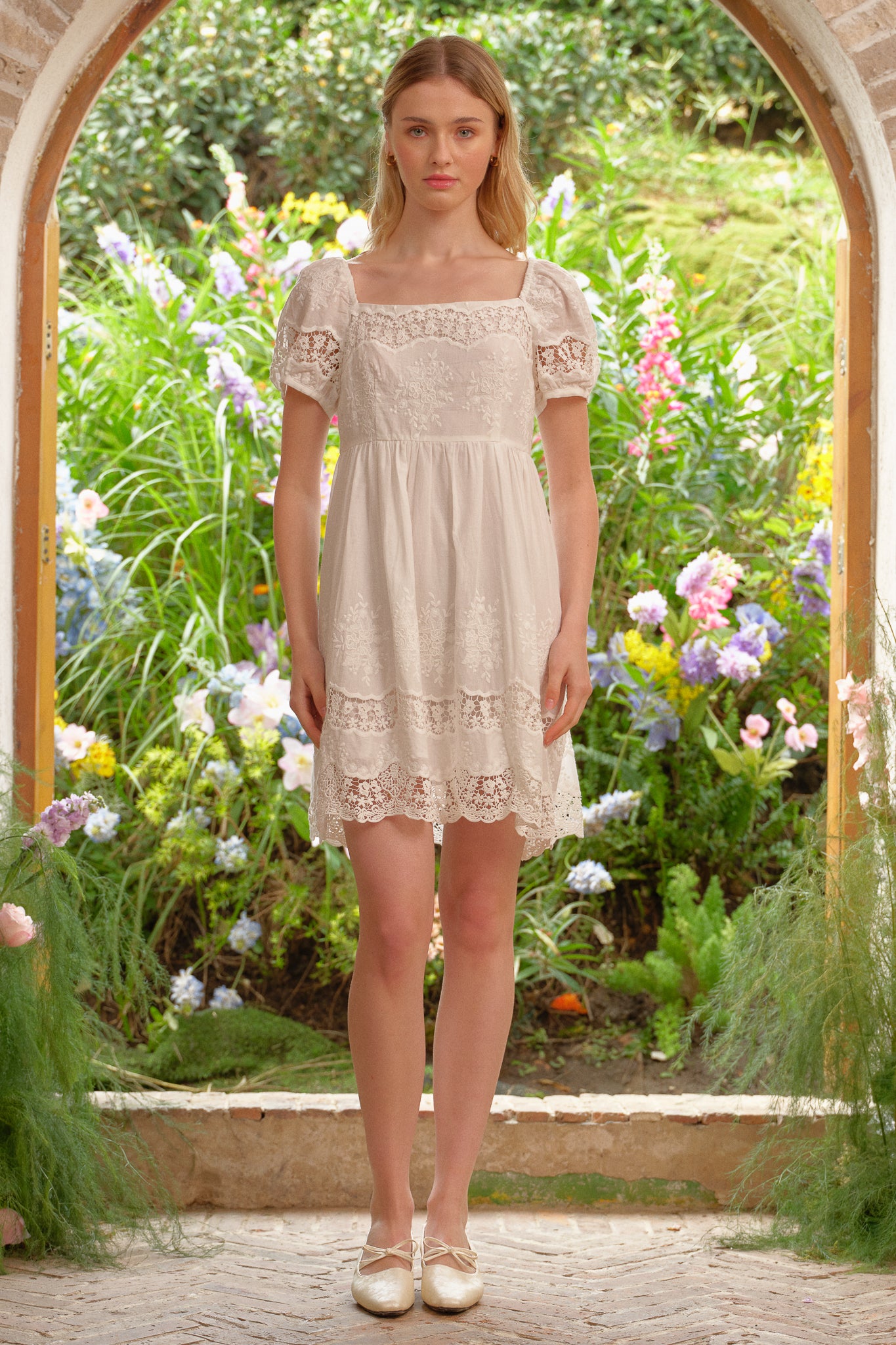 RP2685 - Romantic Garden Lace Dress (2S-2M-2L)