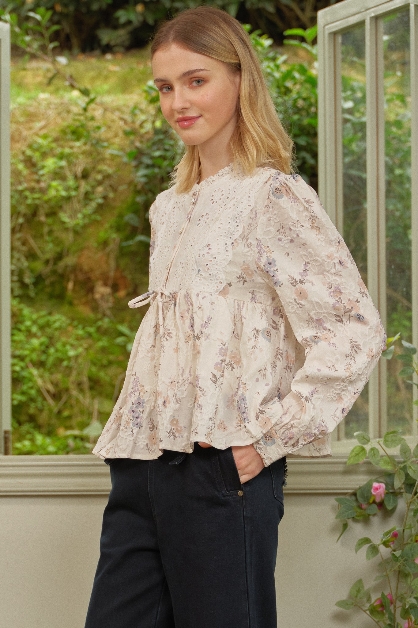 Soft Bloom Embroidered Peplum Top (2S-2M-2L)