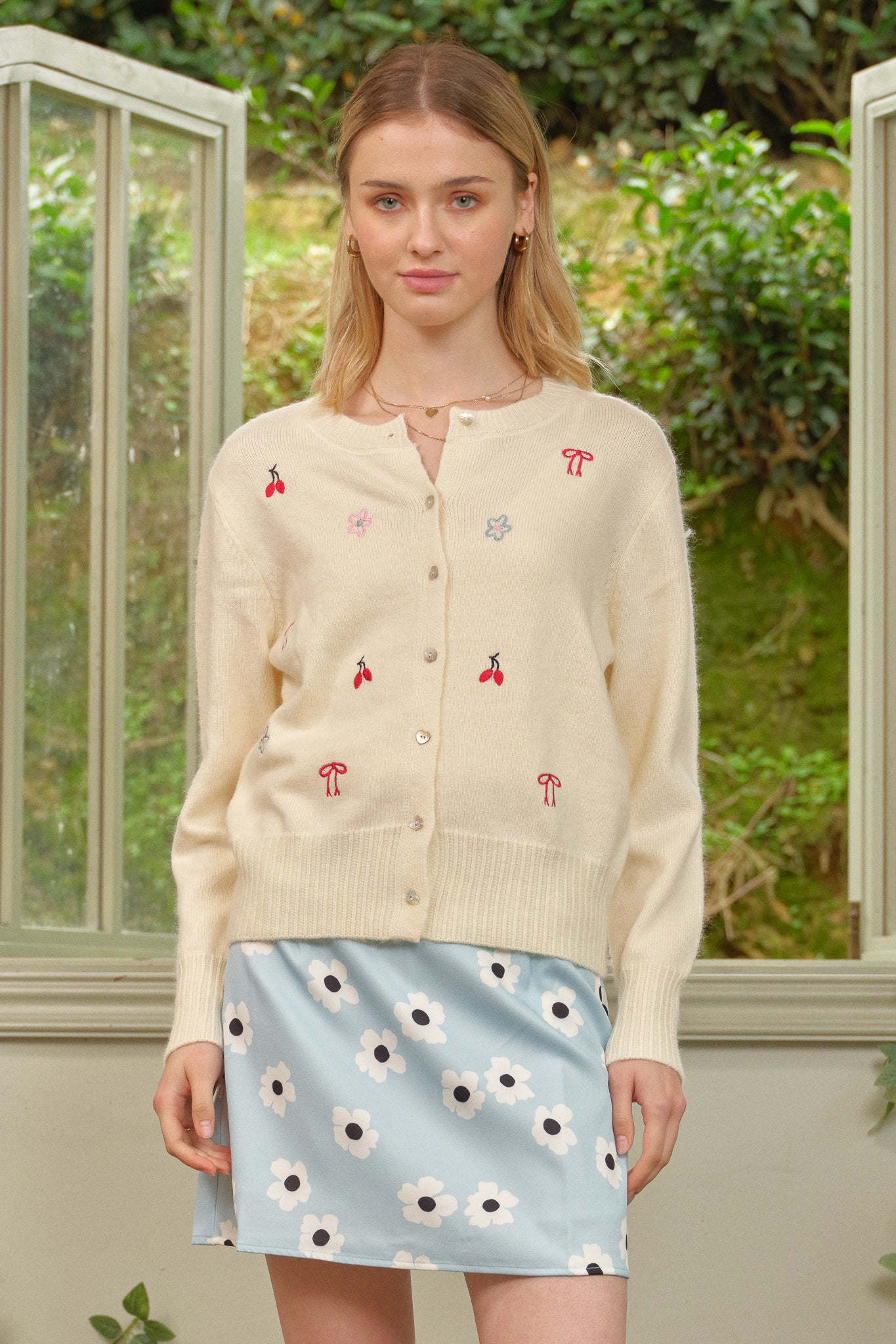 Sweetly Embroidered Knit Cardigan (2S-2M-2L)