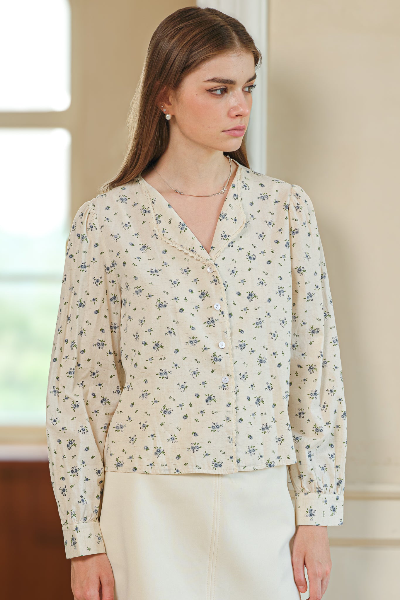 Subtle Floral Patterned Button-Up Blouse (2S-2M-2L)