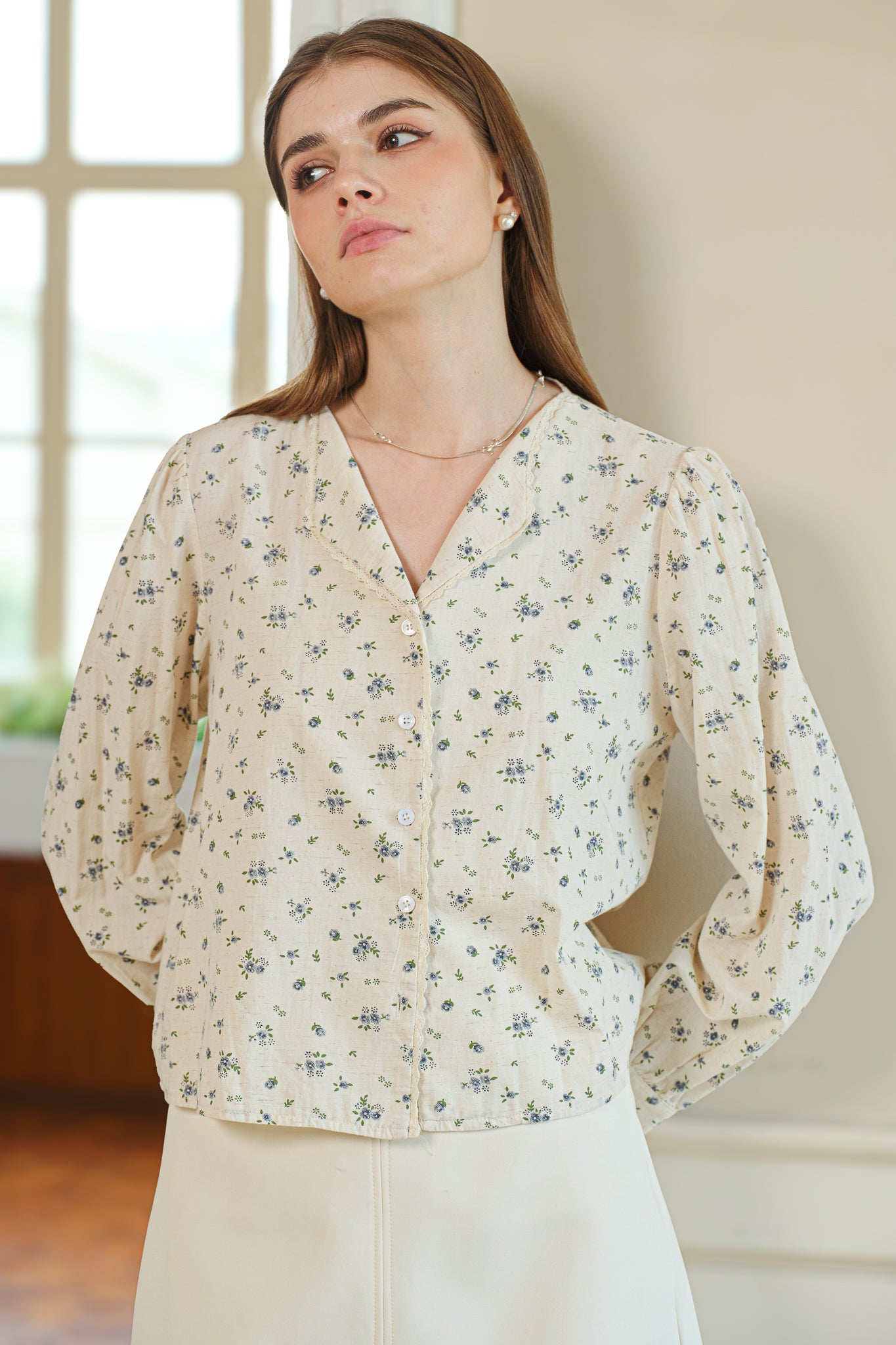 Subtle Floral Patterned Button-Up Blouse (2S-2M-2L)