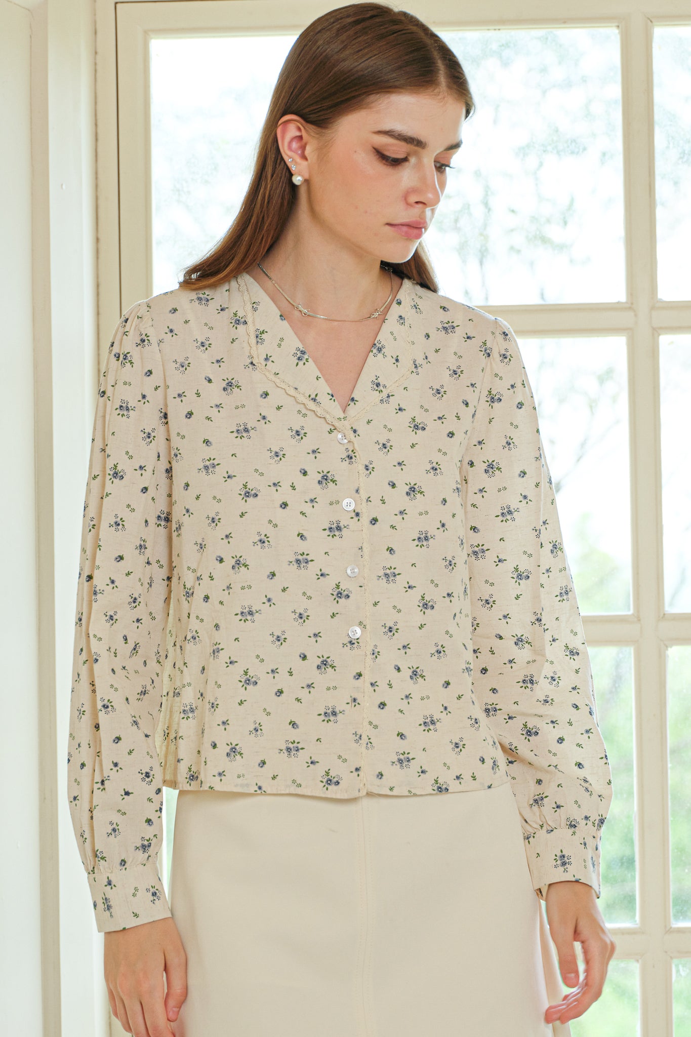 Subtle Floral Patterned Button-Up Blouse (2S-2M-2L)