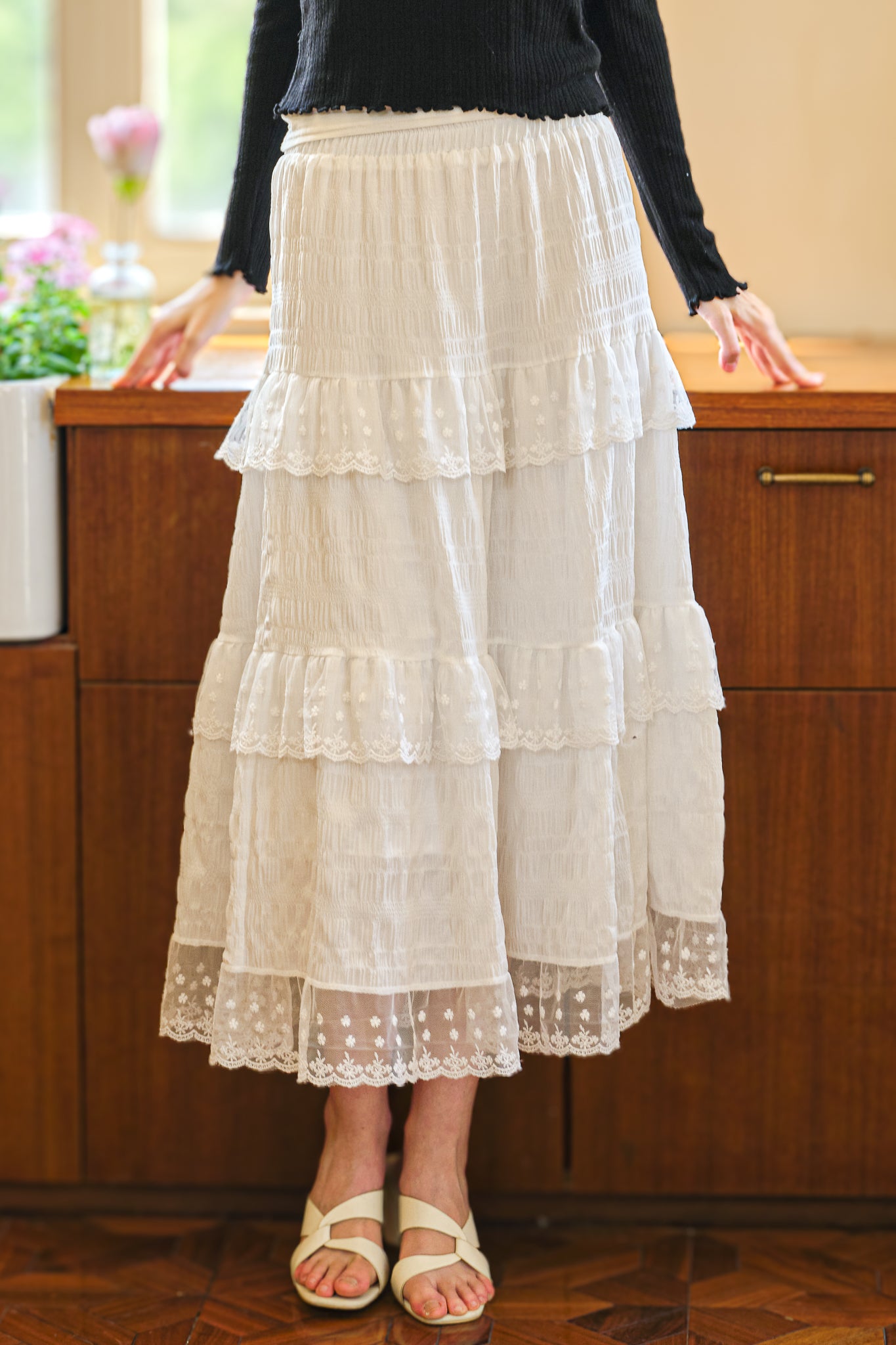 RP2555 - White Tiered Lace Skirt (2S-2M-2L)