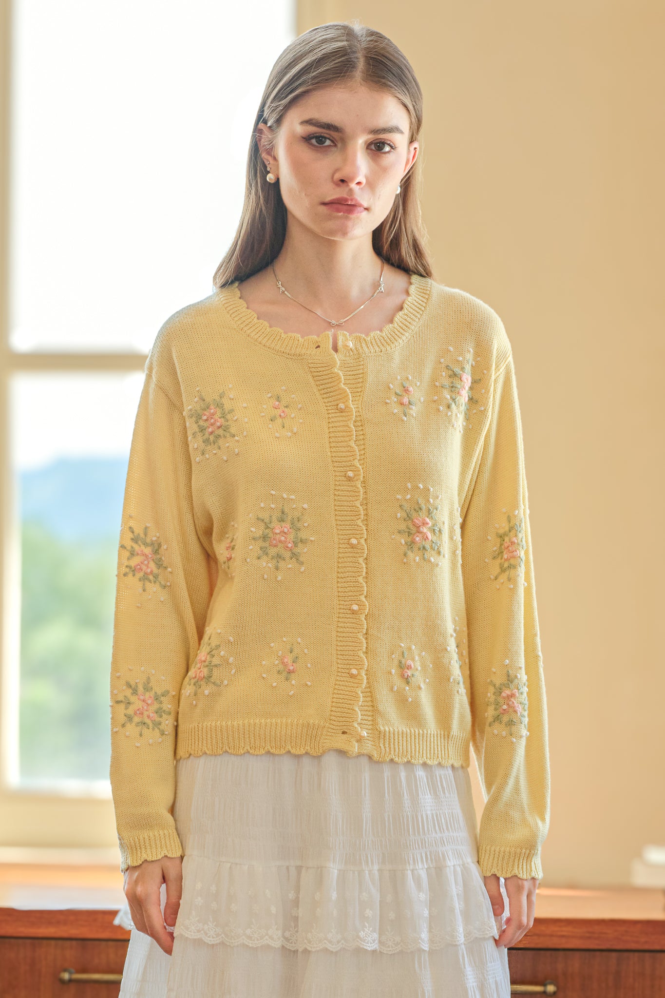 Scalloped Hem Cardigan with Floral Embroidery (2S-2M-2L)