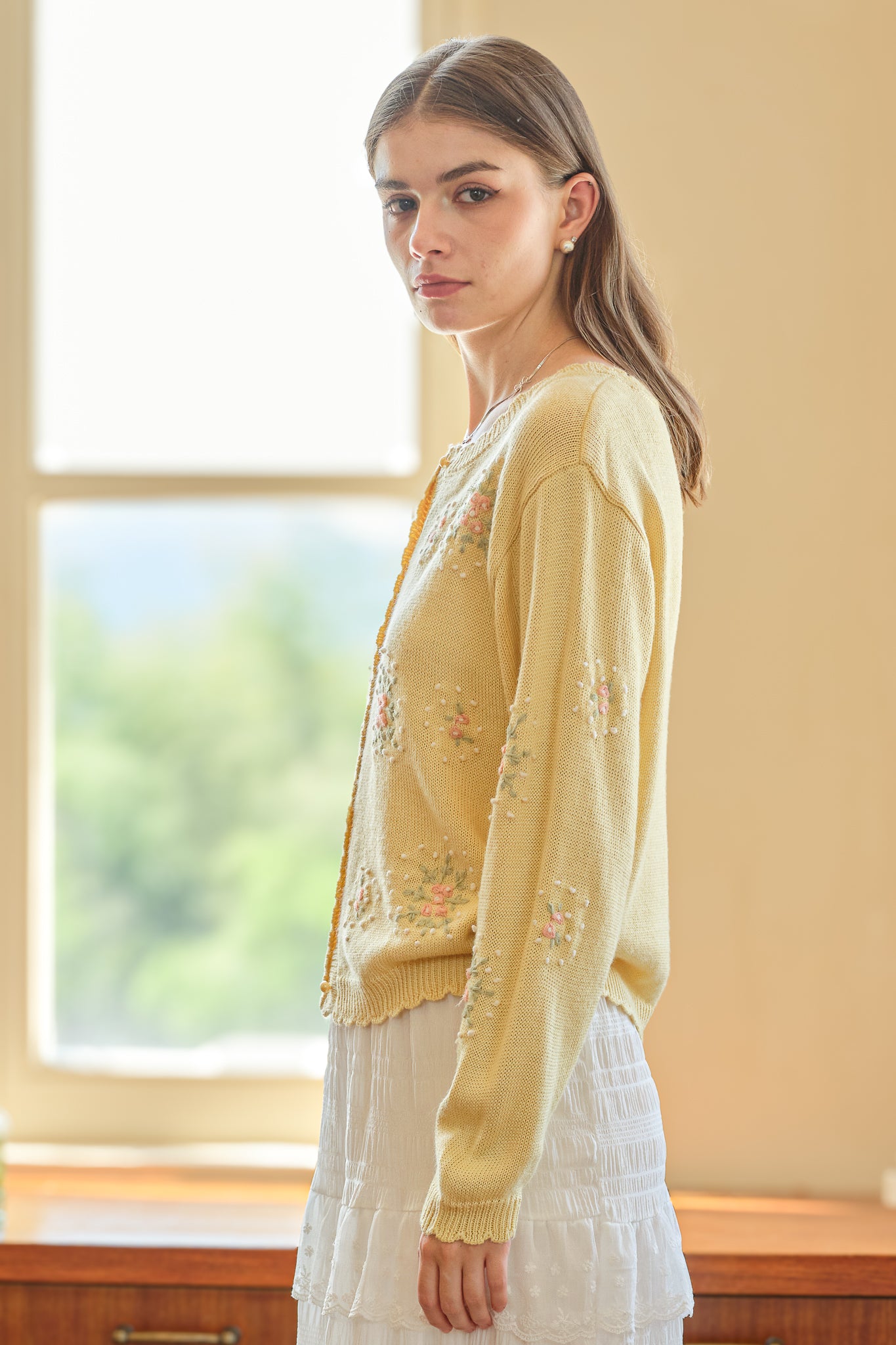 Scalloped Hem Cardigan with Floral Embroidery (2S-2M-2L)